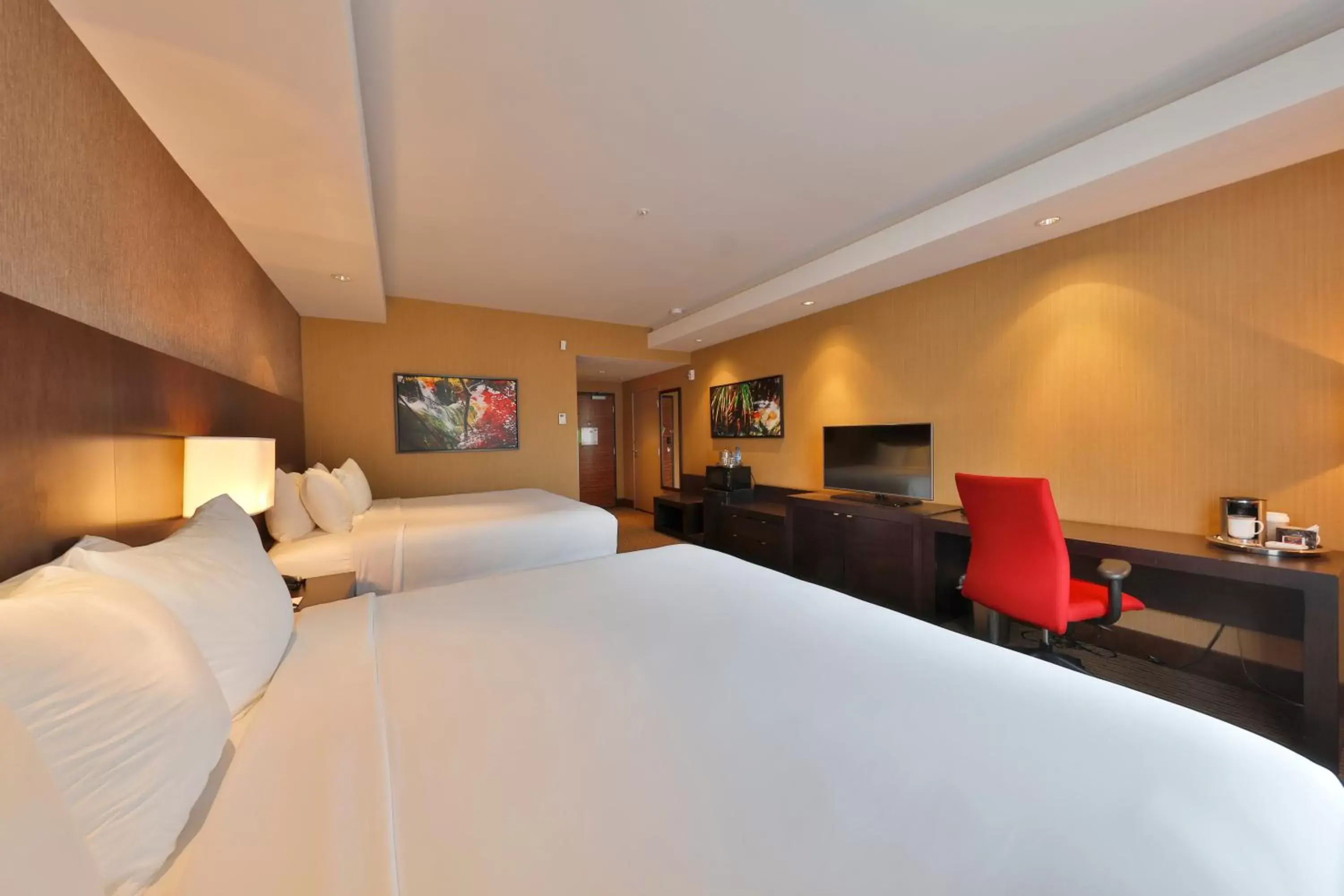 Bedroom, Bed in Radisson Hotel & Convention Center Edmonton