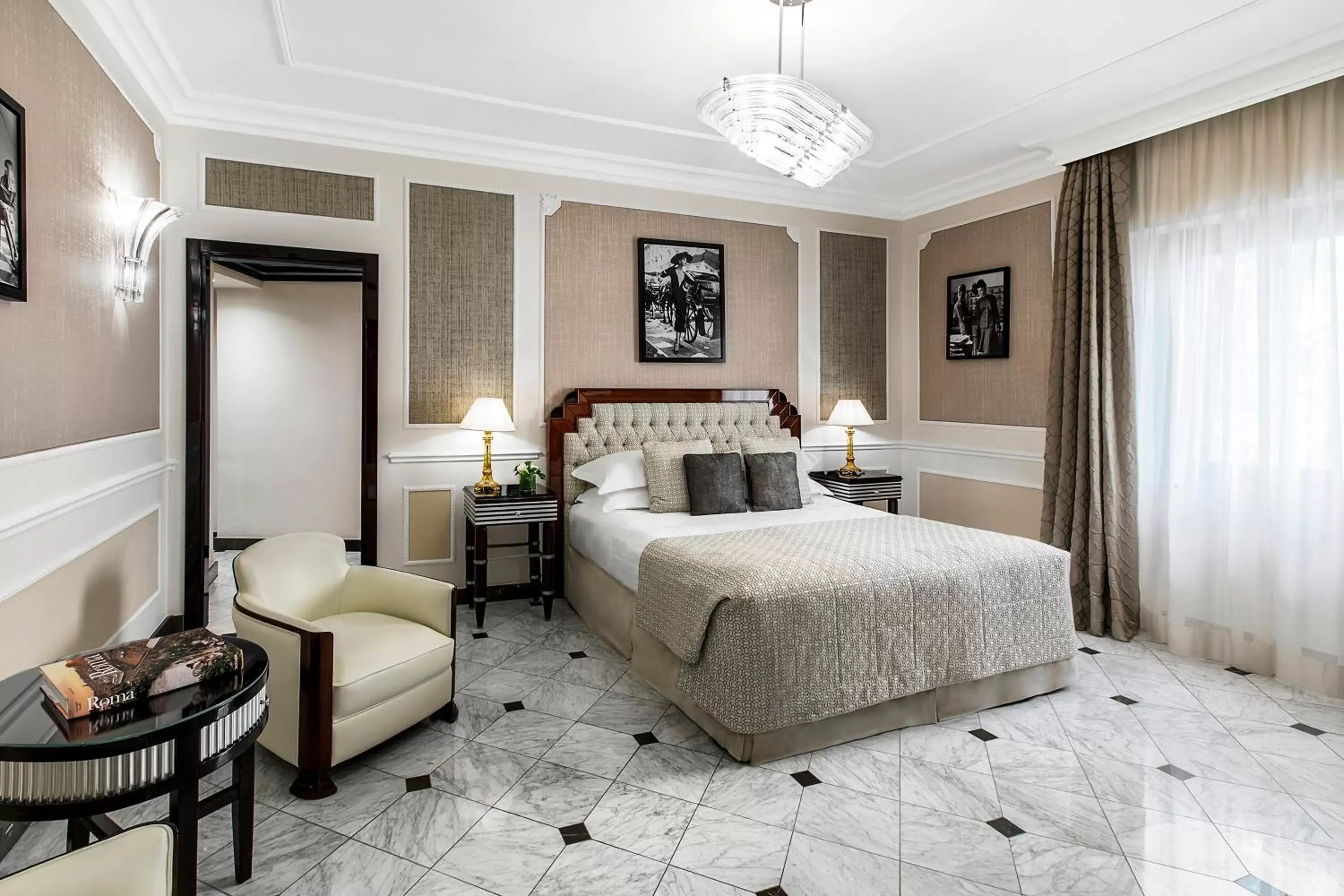 Bedroom in Baglioni Hotel Regina - The Leading Hotels of the World