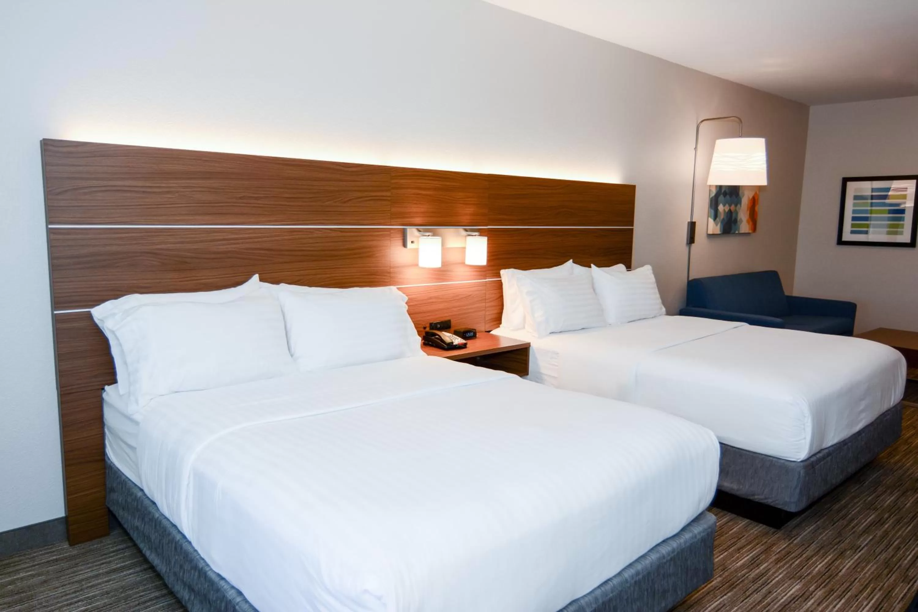 Bedroom, Bed in Holiday Inn Express Hotel & Suites New Boston by IHG