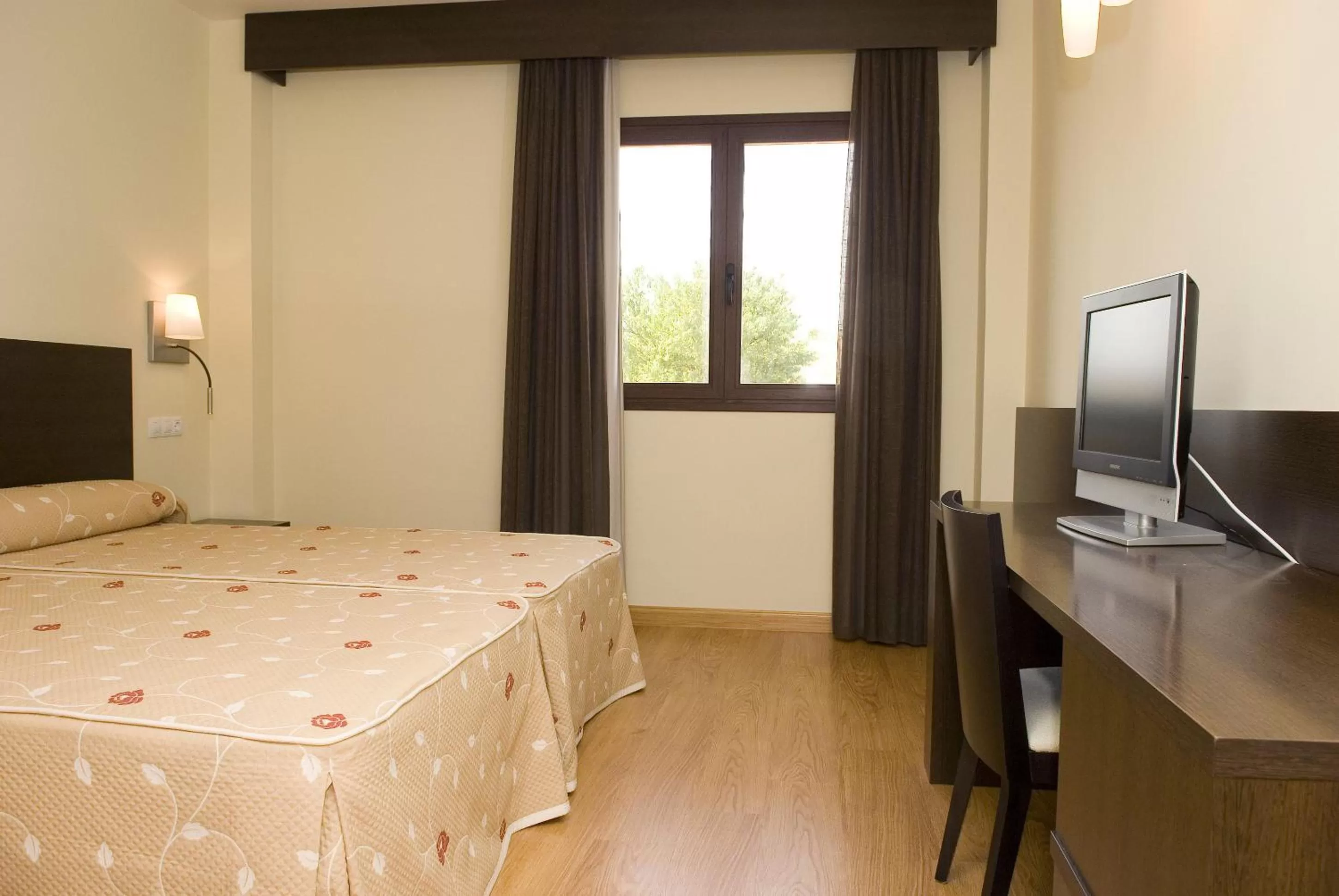 Bed in Hotel Tudanca-Aranda II