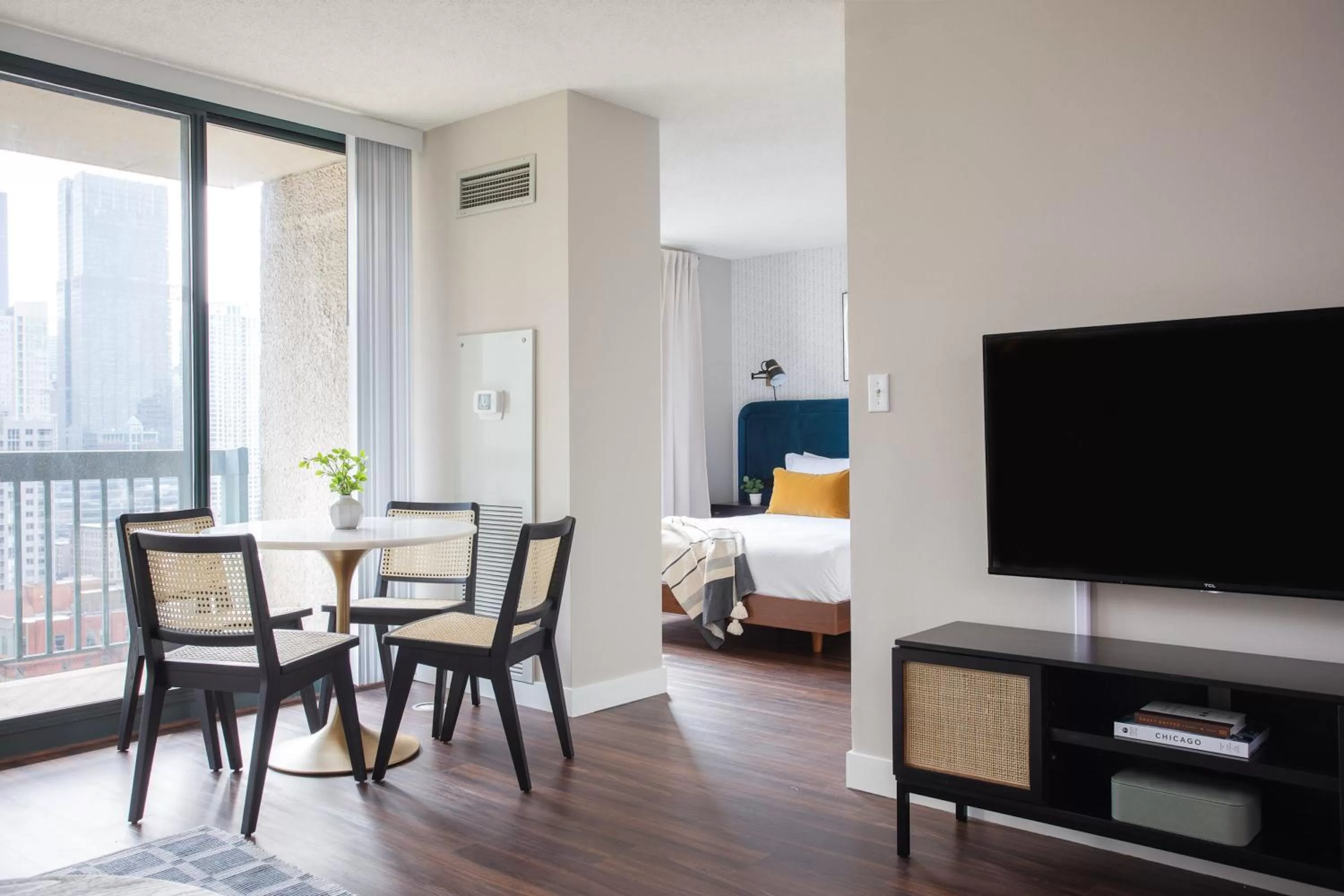 Bed in Kasa Magnificent Mile Chicago