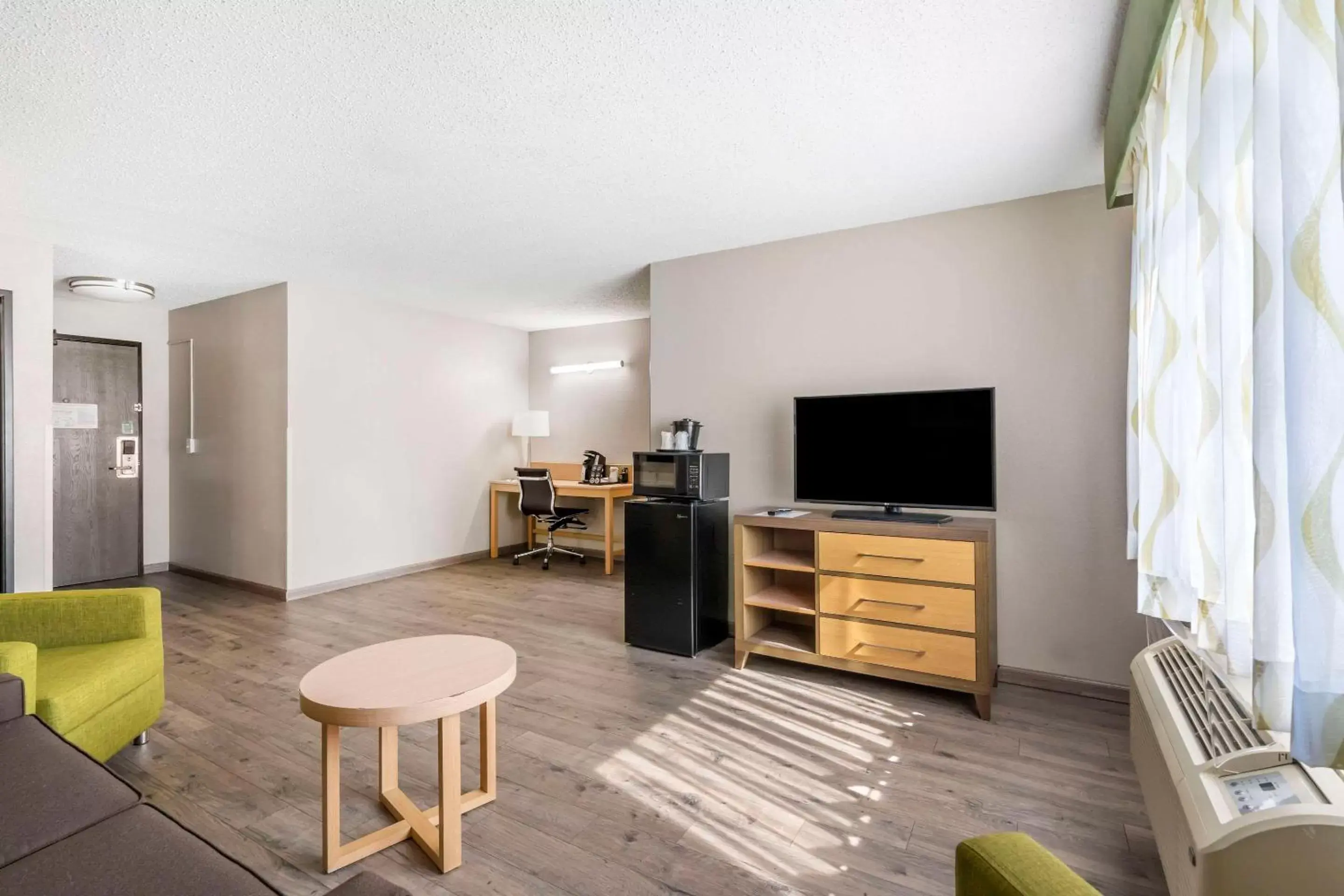 Bedroom in Quality Inn & Suites Bedroom in Quality Inn & Suites