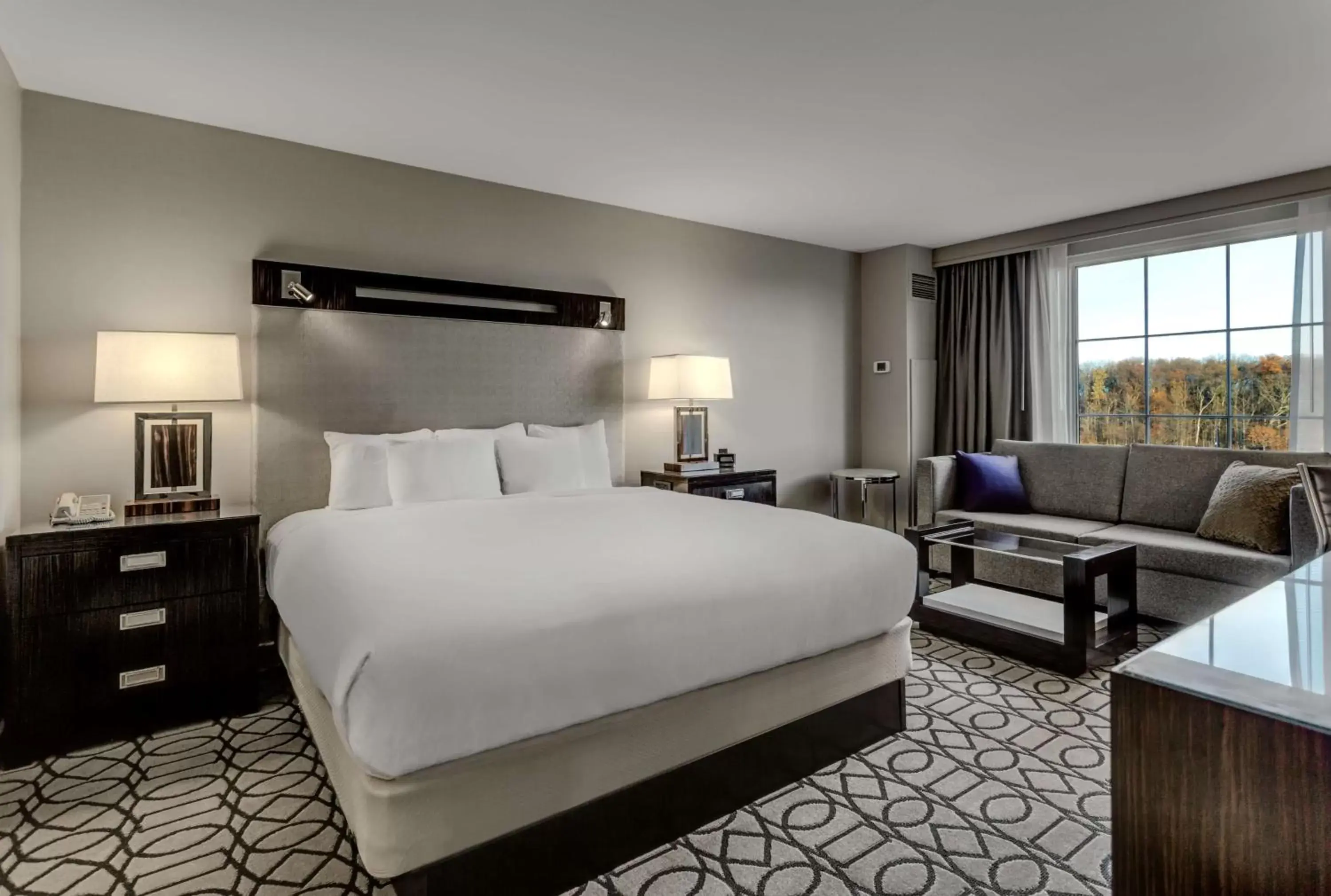 Bed in Hilton Columbus at Easton