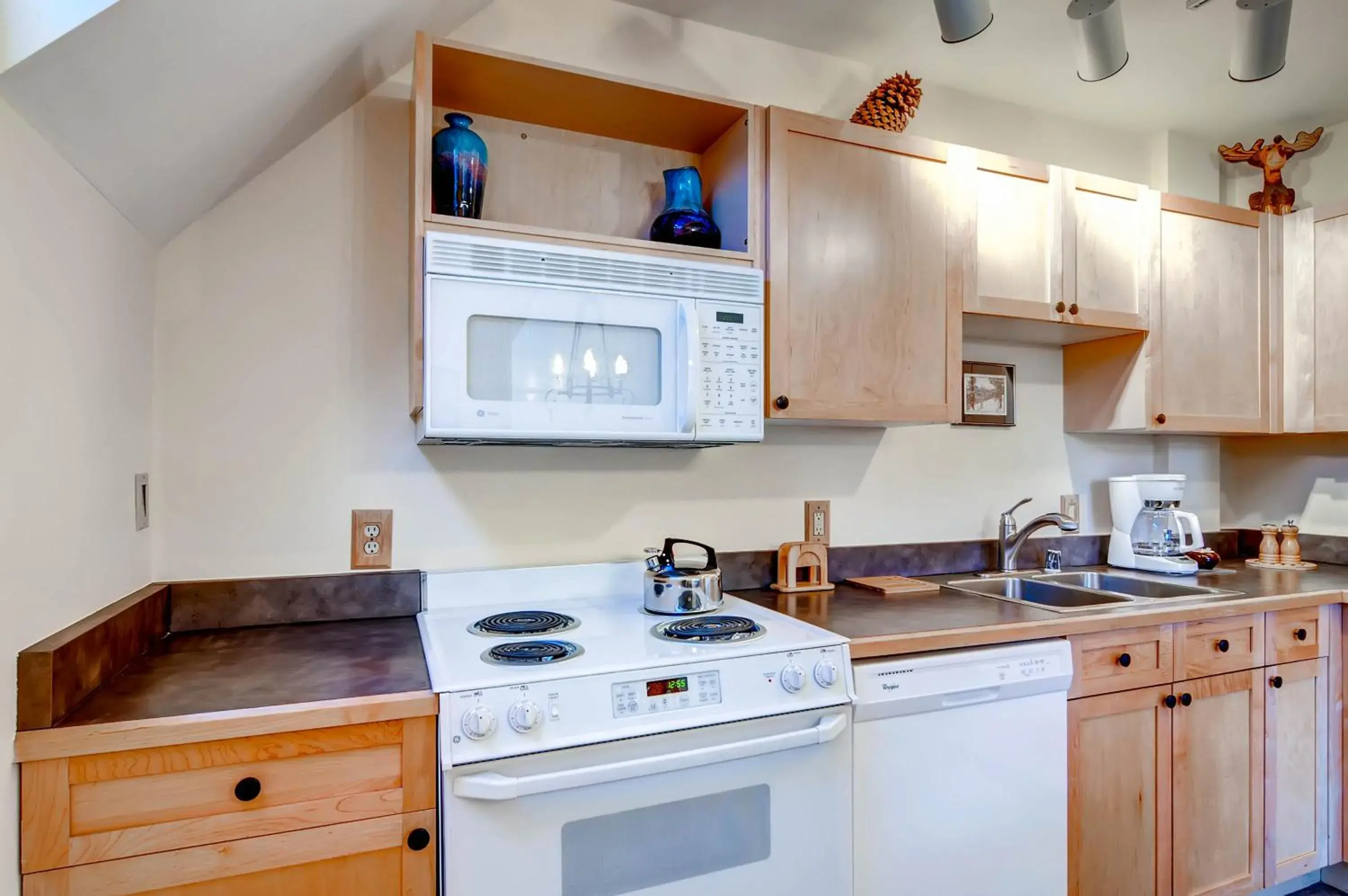 Kitchen or kitchenette, Kitchen/Kitchenette in River Run Village by Keystone Resort