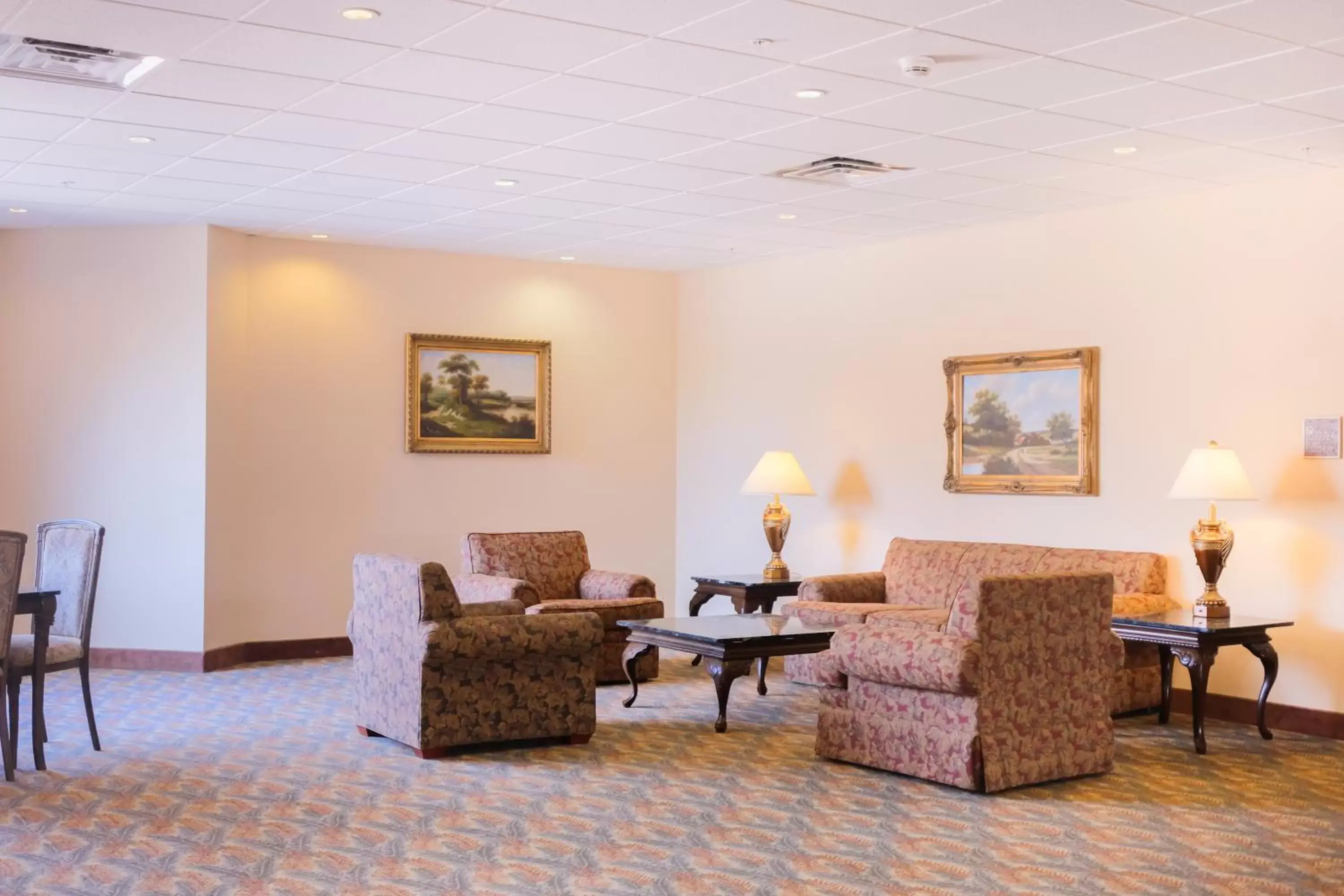 Living room, Seating Area in Split Rock Resort