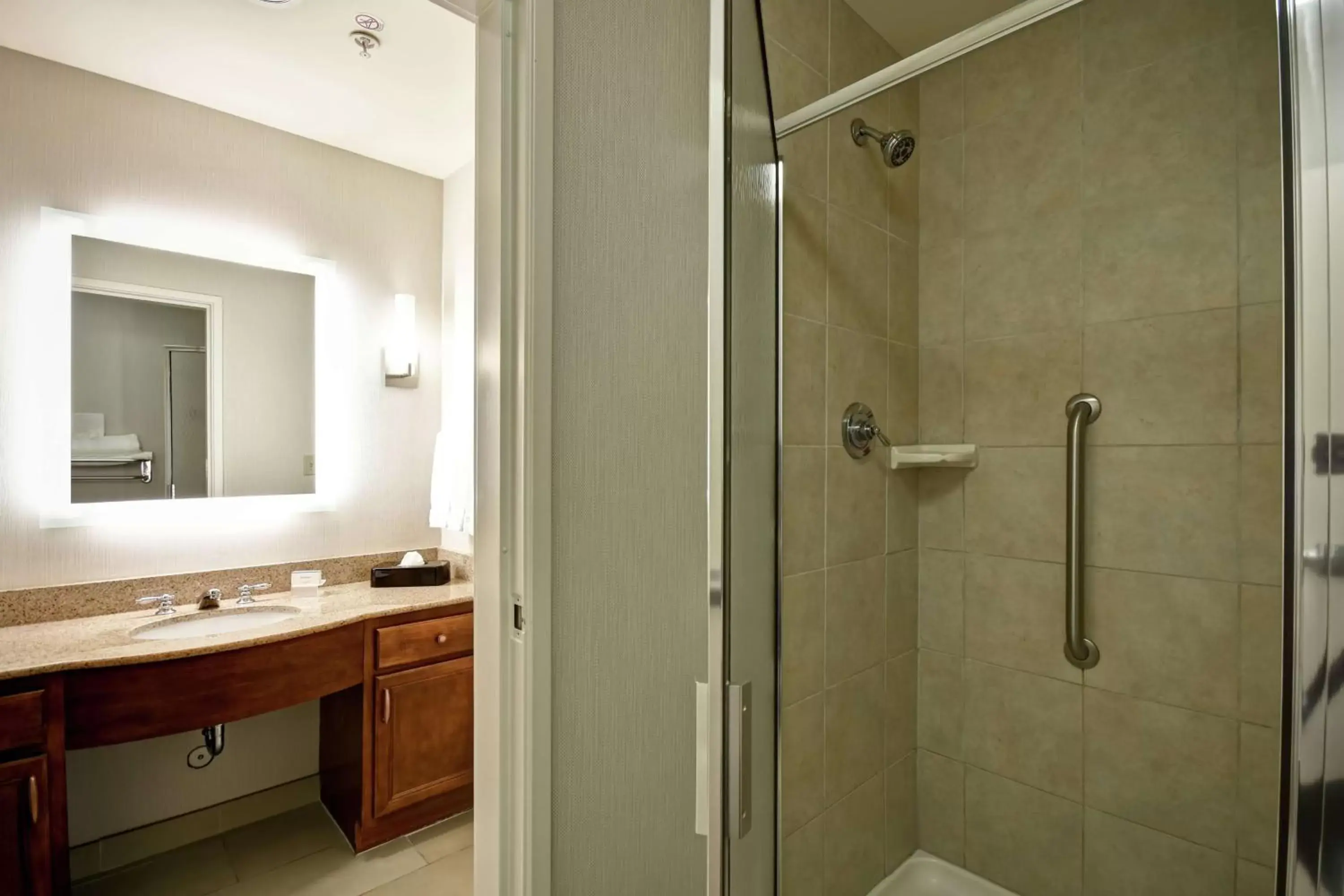 Bathroom in Homewood Suites by Hilton Cincinnati-Milford