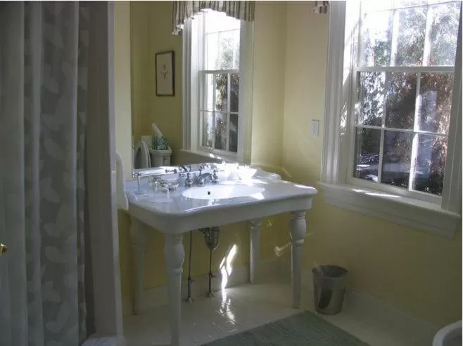 Bathroom in Compass Rose Inn