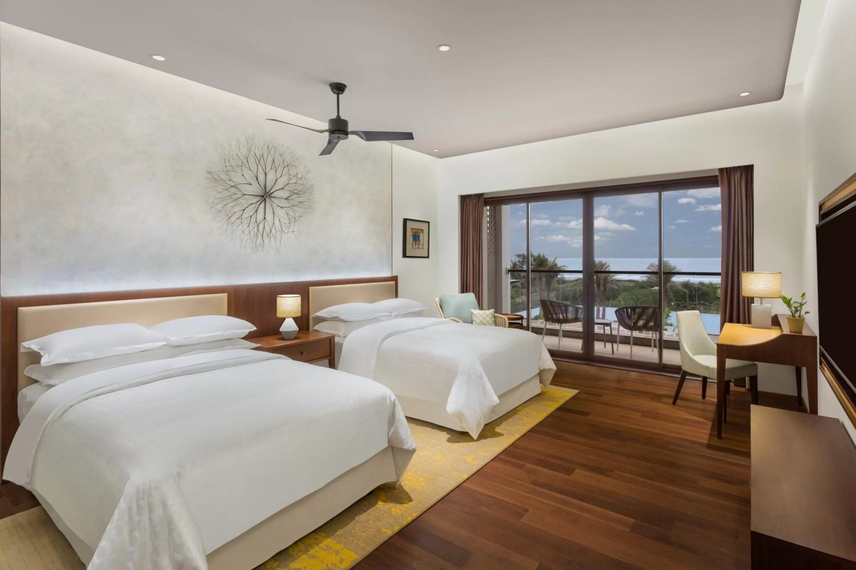 Photo of the whole room, Bed in Sheraton Grand Chennai Resort & Spa