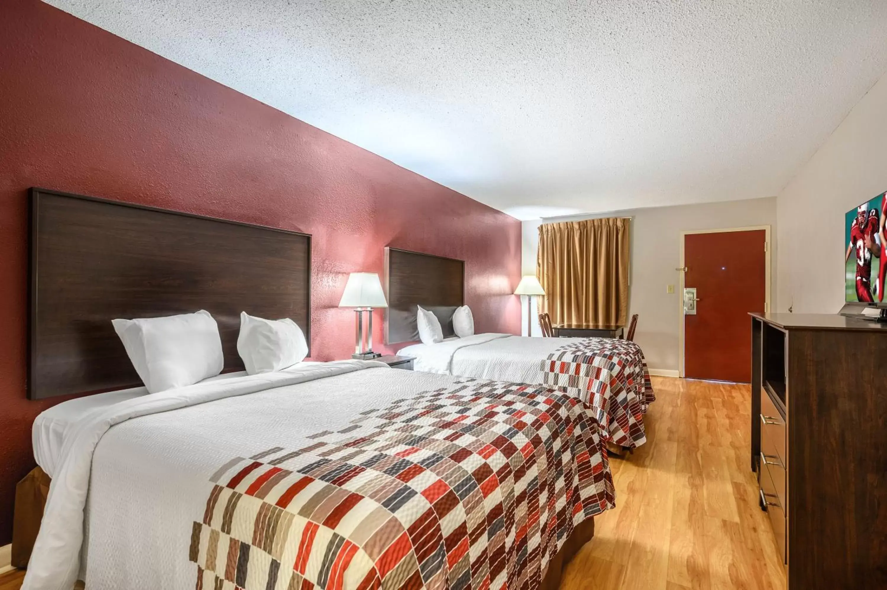 Bedroom, Bed in Red Roof Inn Sylacauga