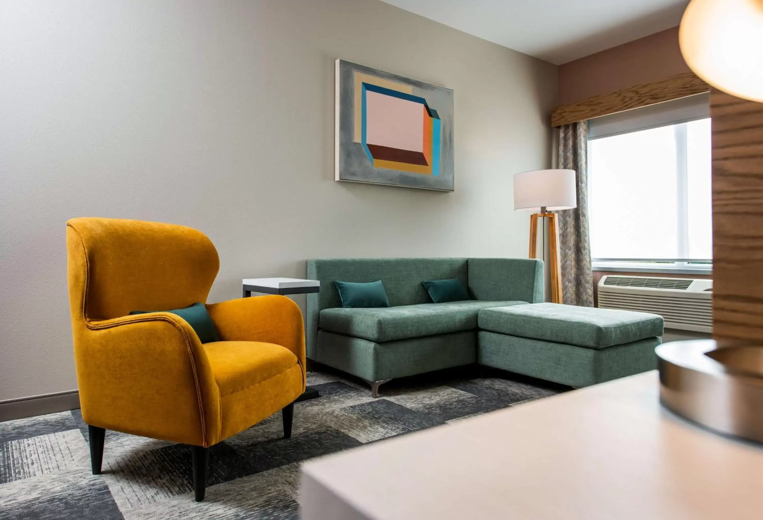 Living room, Seating Area in Hilton Garden Inn Moncton Downtown, Nb