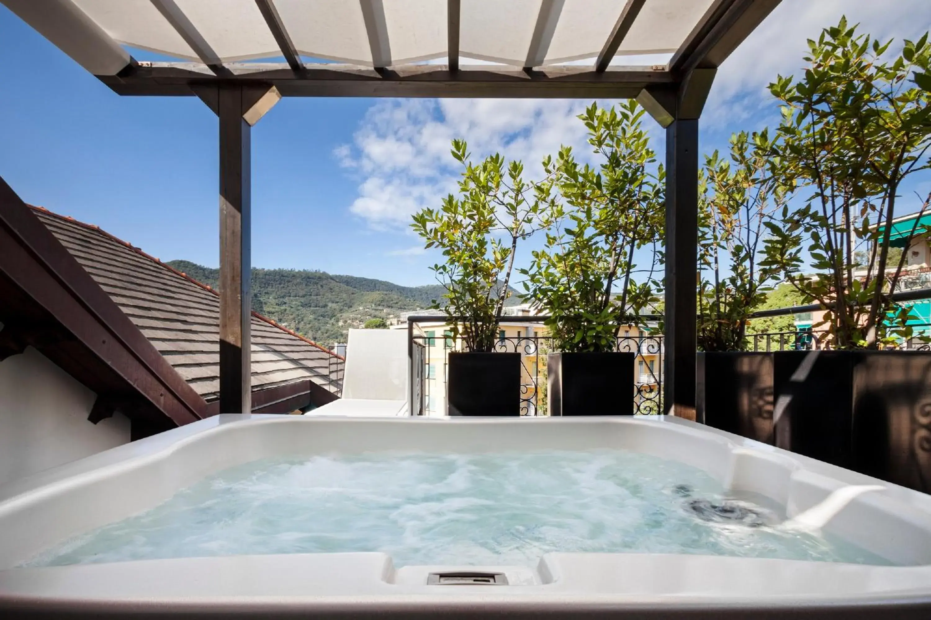 Hot Tub in LHP Hotel Santa Margherita Palace & SPA