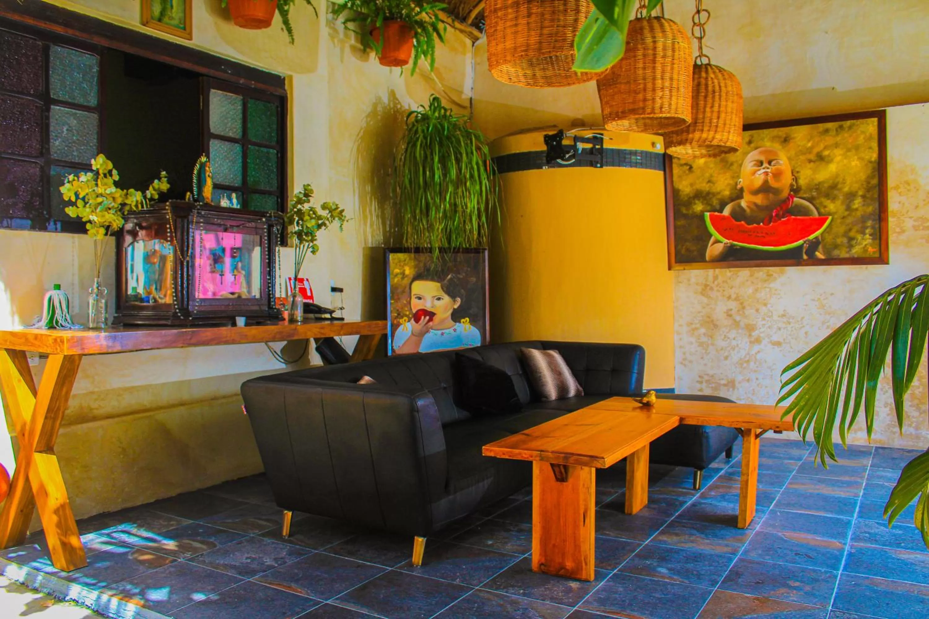 Restaurant/places to eat in Casa Aluxes Hotel