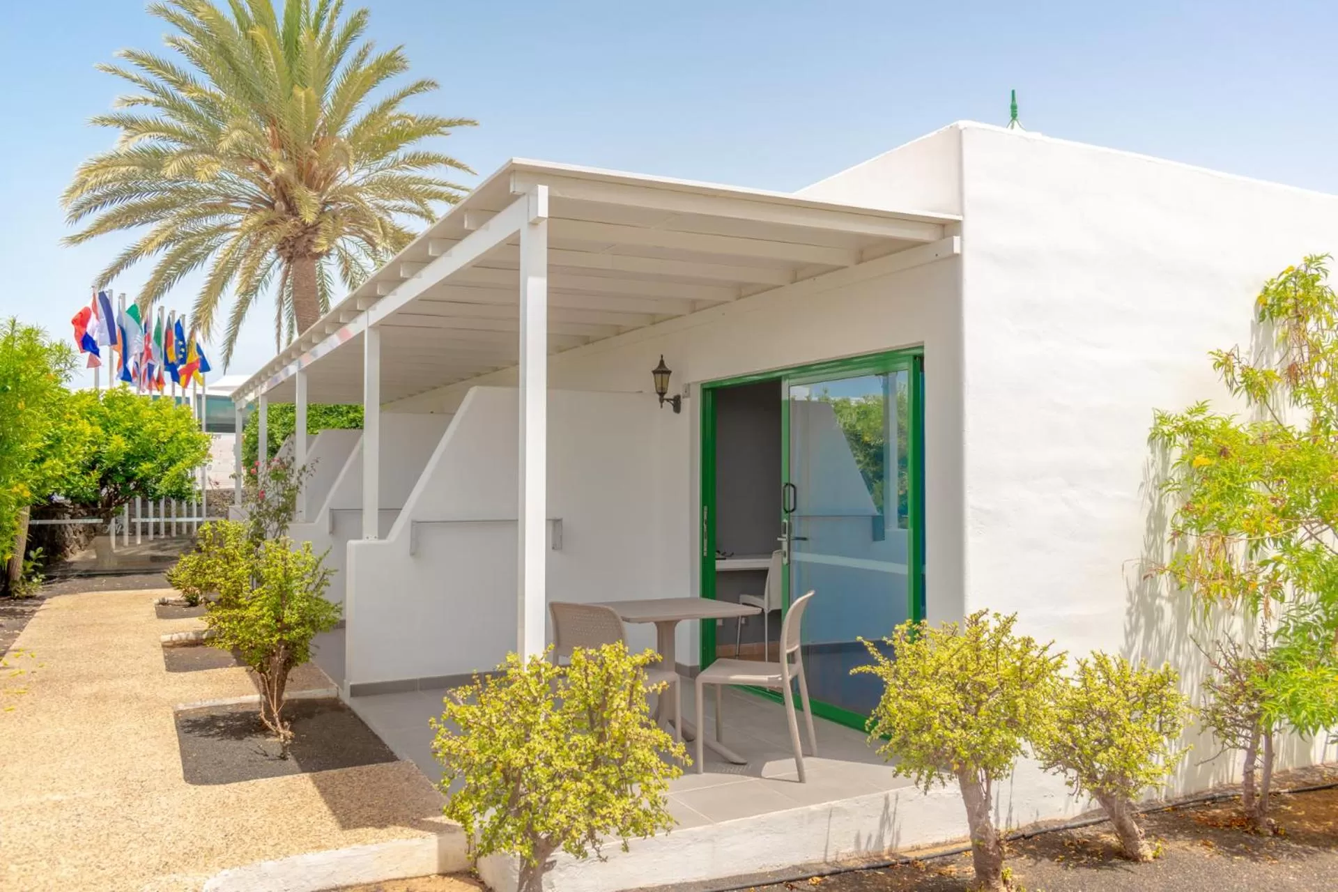 Facade/entrance in Hyde Park Lane