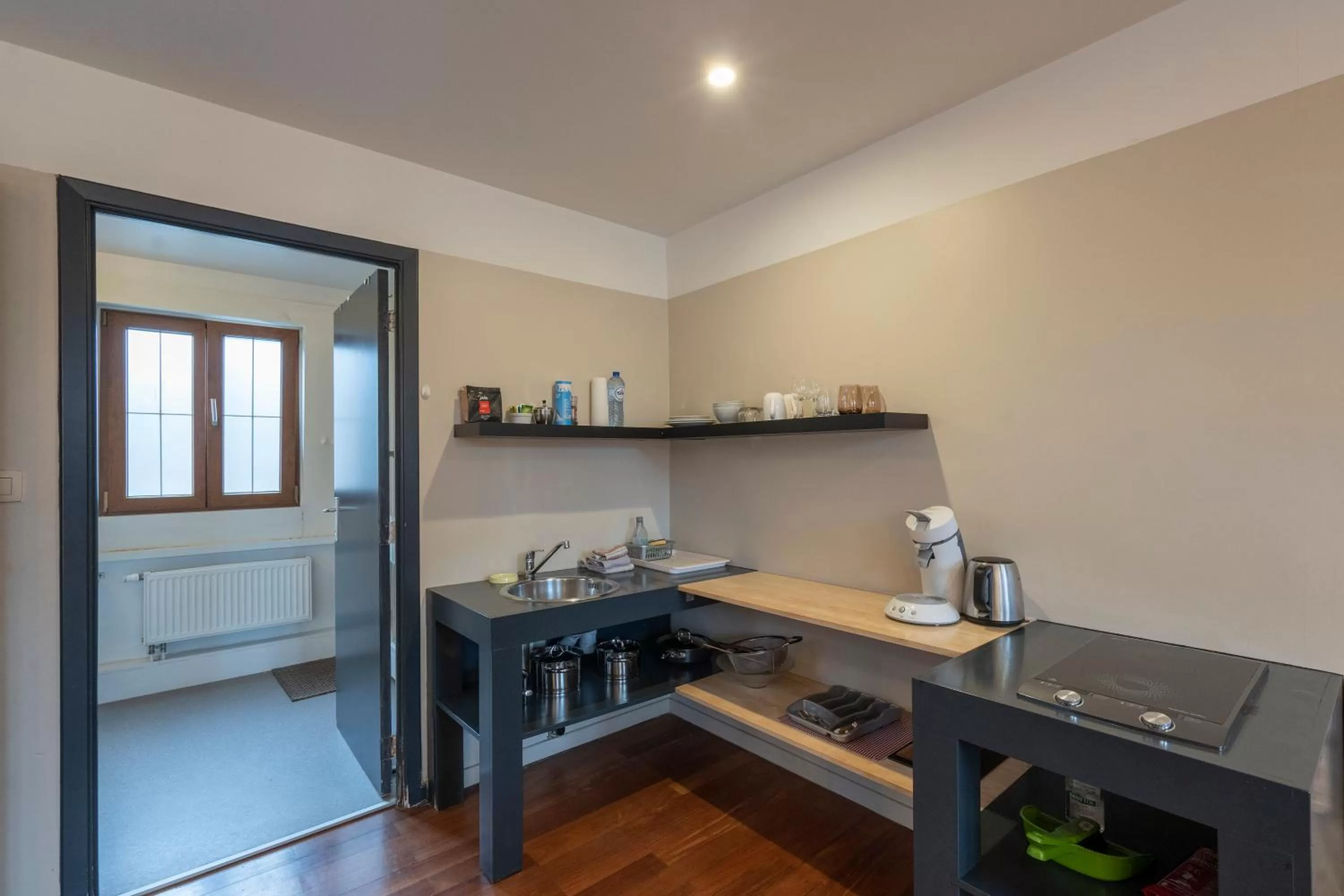 Kitchen or kitchenette in Because the Night city lodge