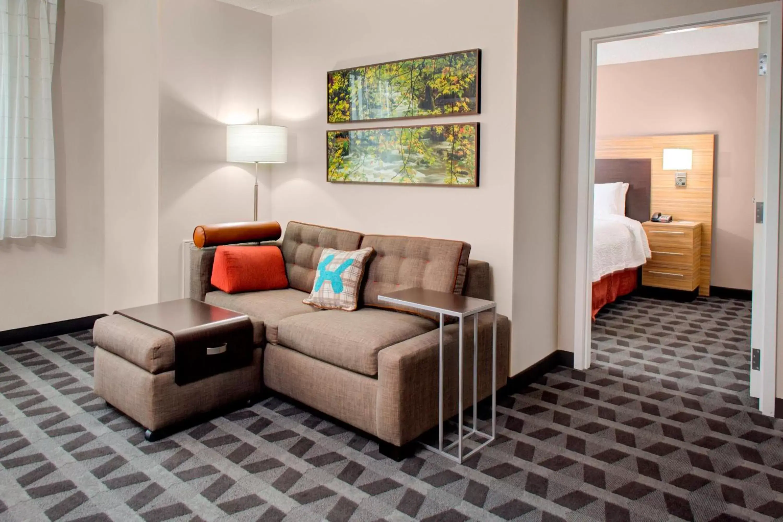 Living room, Seating Area in TownePlace Suites by Marriott Parkersburg