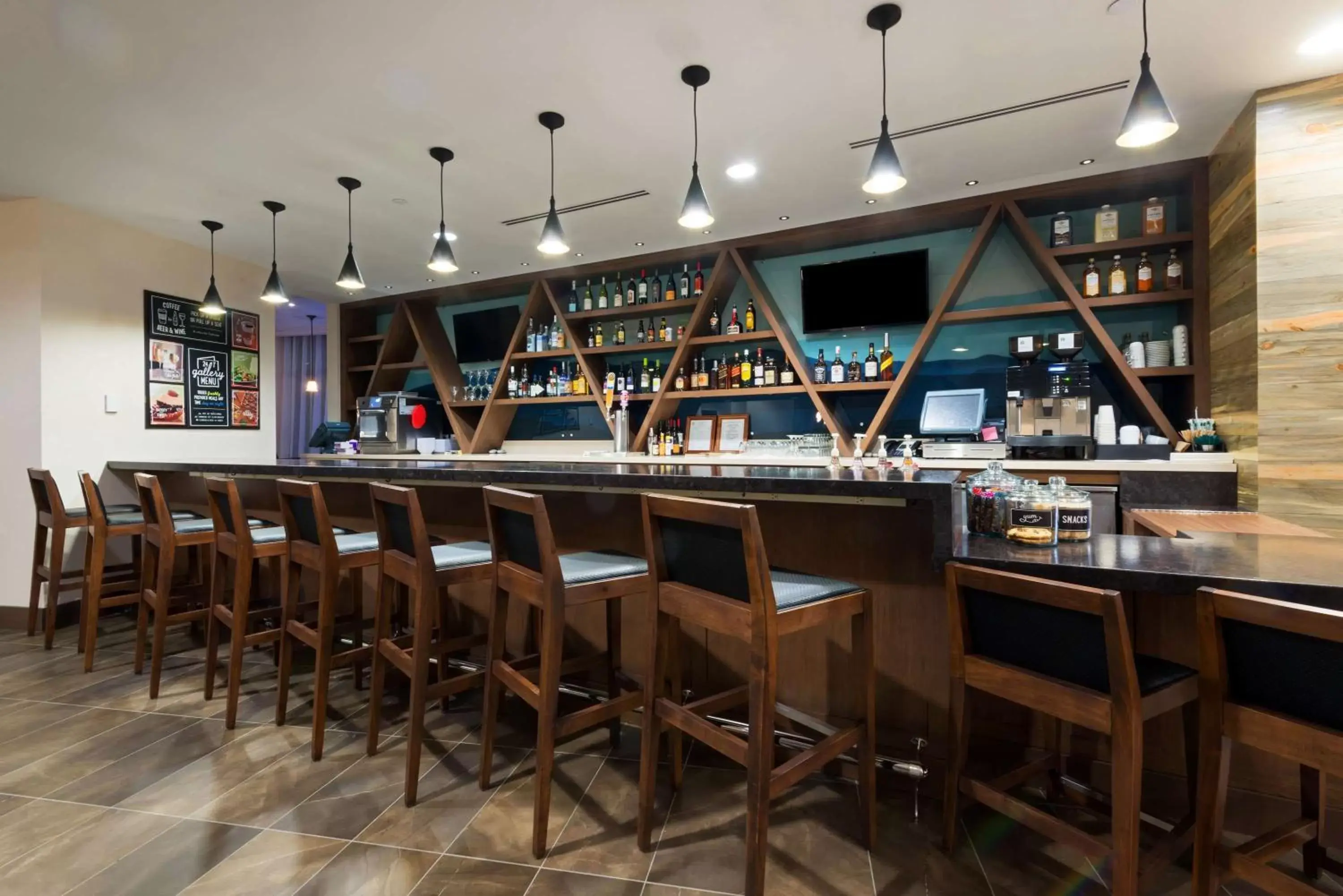 Lounge or bar in Hyatt Place Denver Downtown Lounge or bar in Hyatt Place Denver Downtown