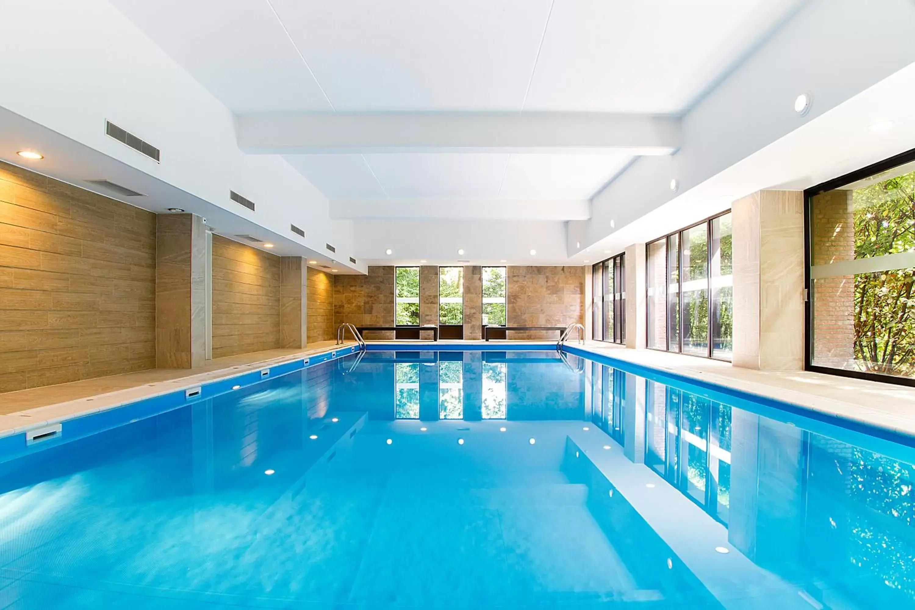 Swimming pool in Bastion Hotel Apeldoorn Het Loo