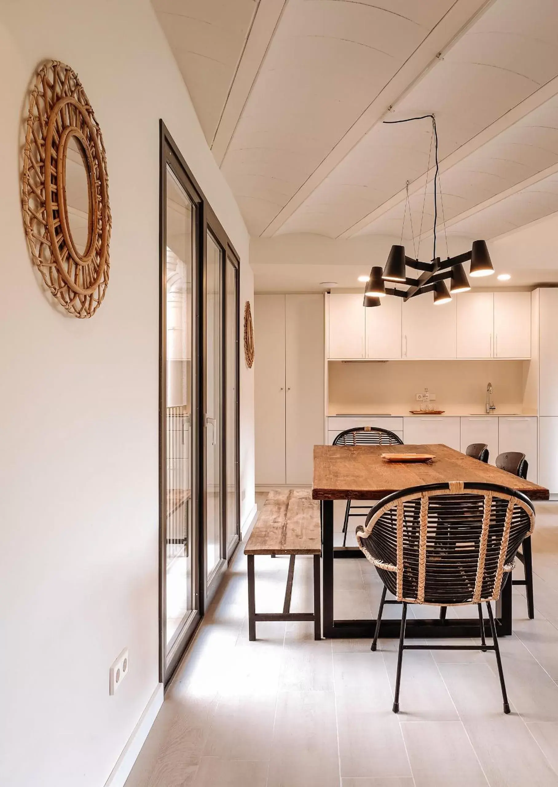 Kitchen or kitchenette, Dining Area in La Comuna Residence Boutique