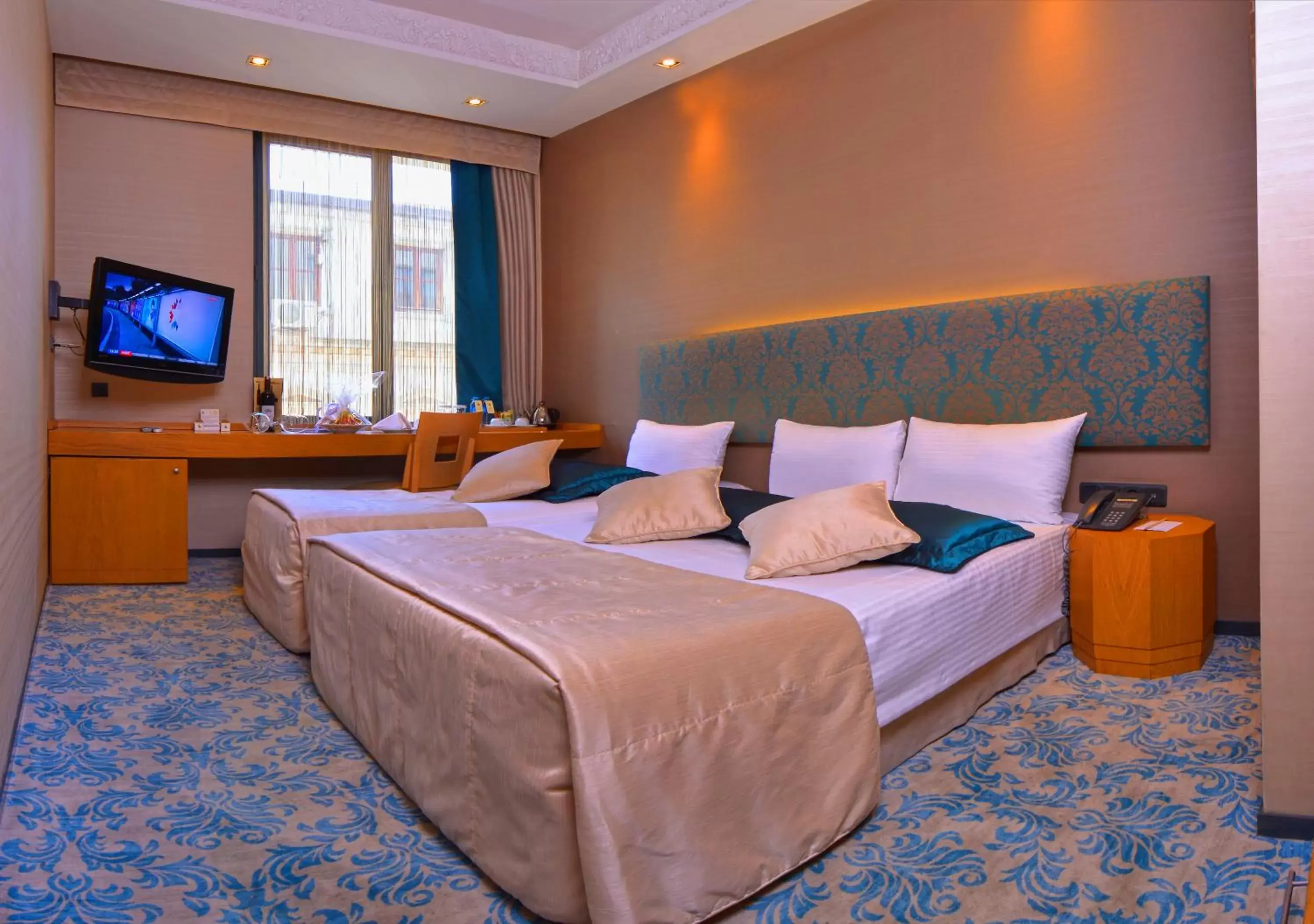 Bedroom, Bed in Pera Tulip Hotel