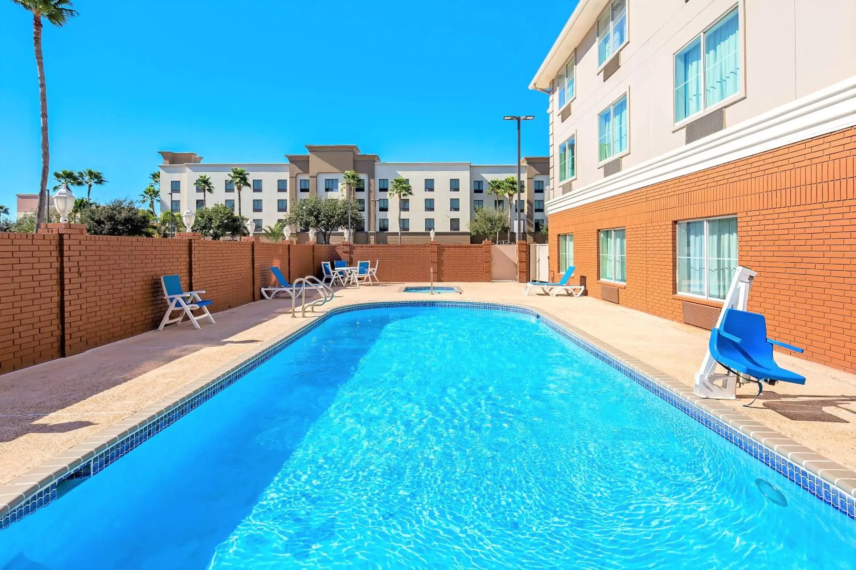 Hot Tub, Swimming Pool in La Quinta by Wyndham Pharr North McAllen