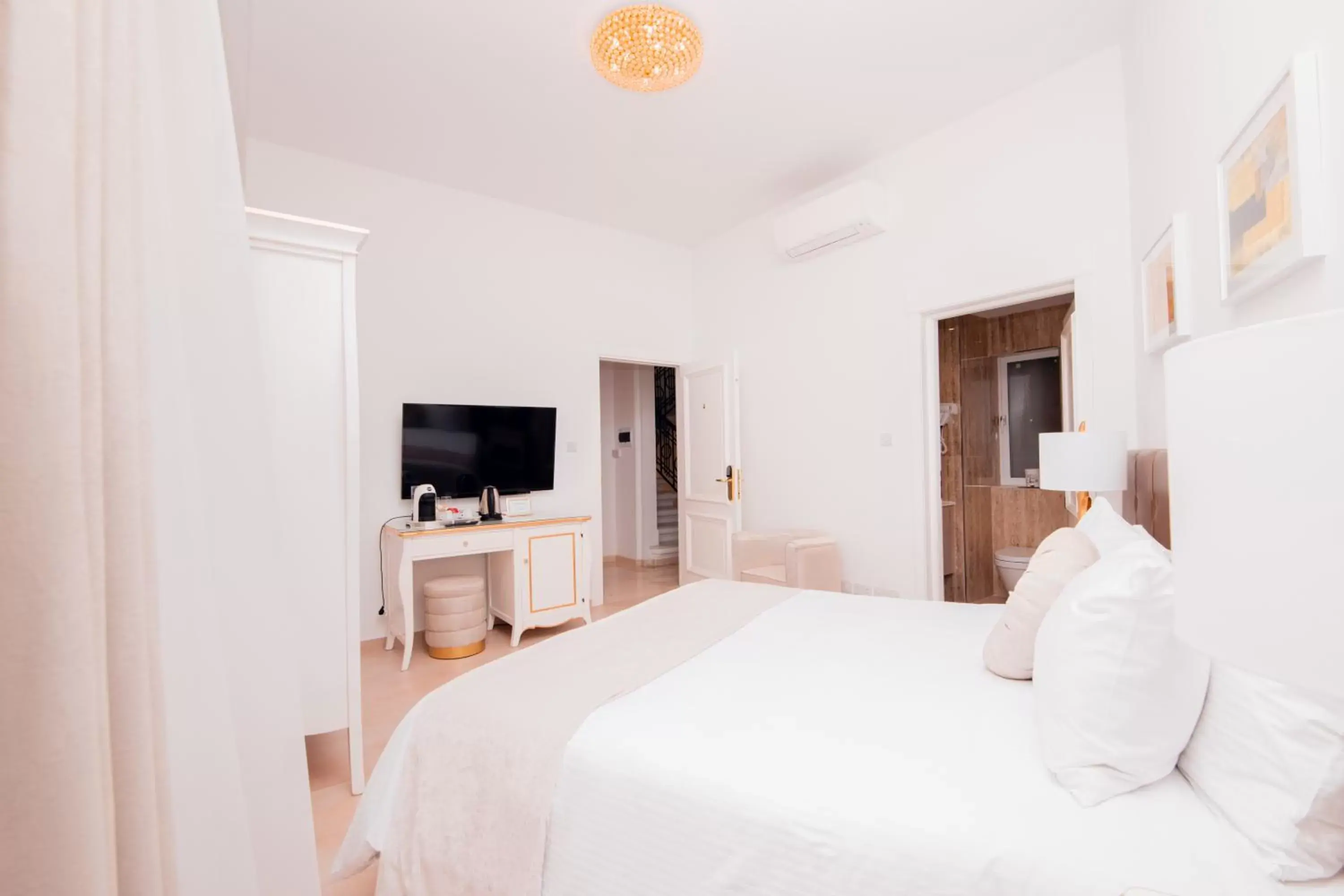 Bed in Giorgio Boutique Hotel Bed in Giorgio Boutique Hotel