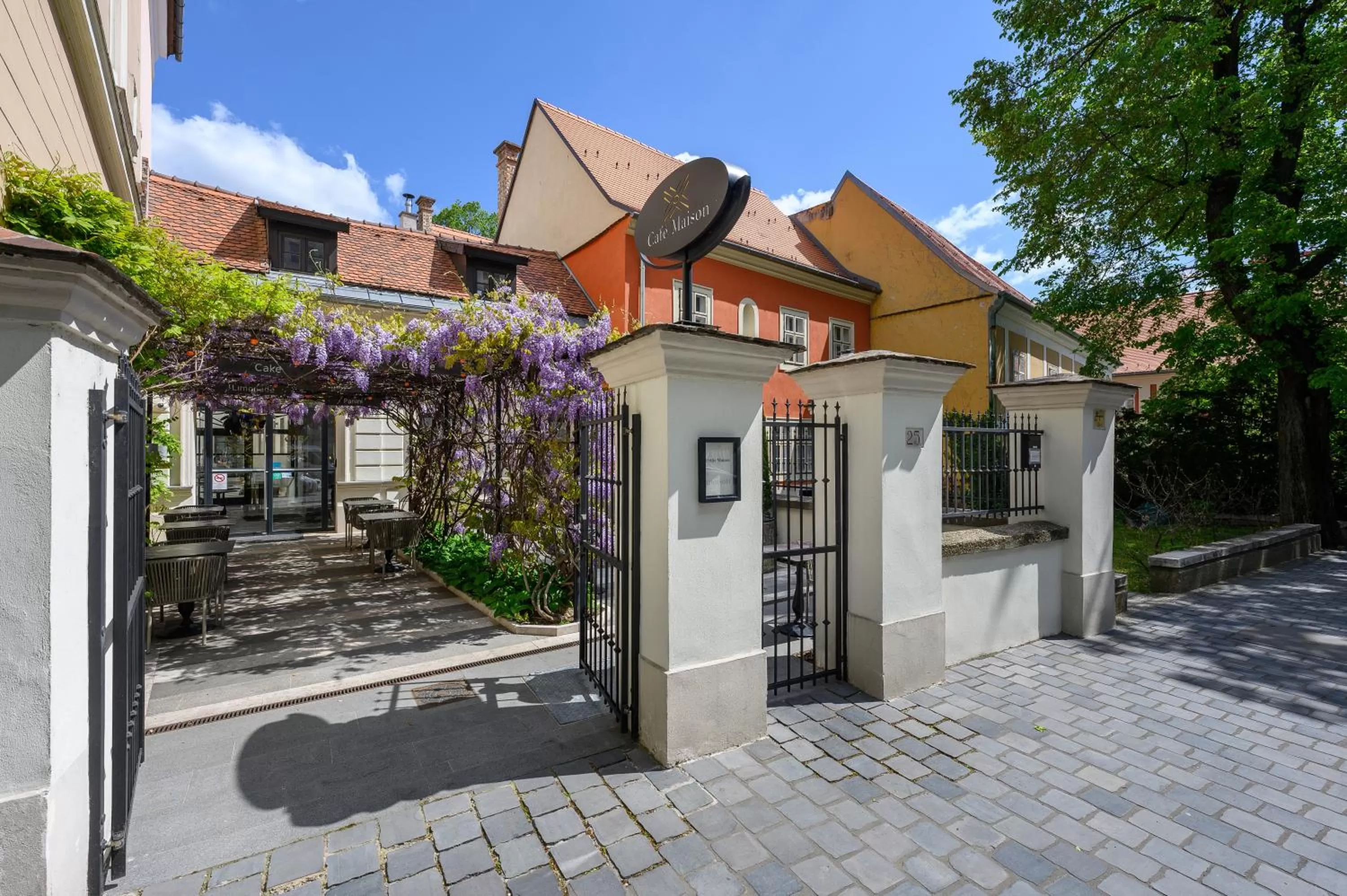 Property building in Maison Bistro & Hotel