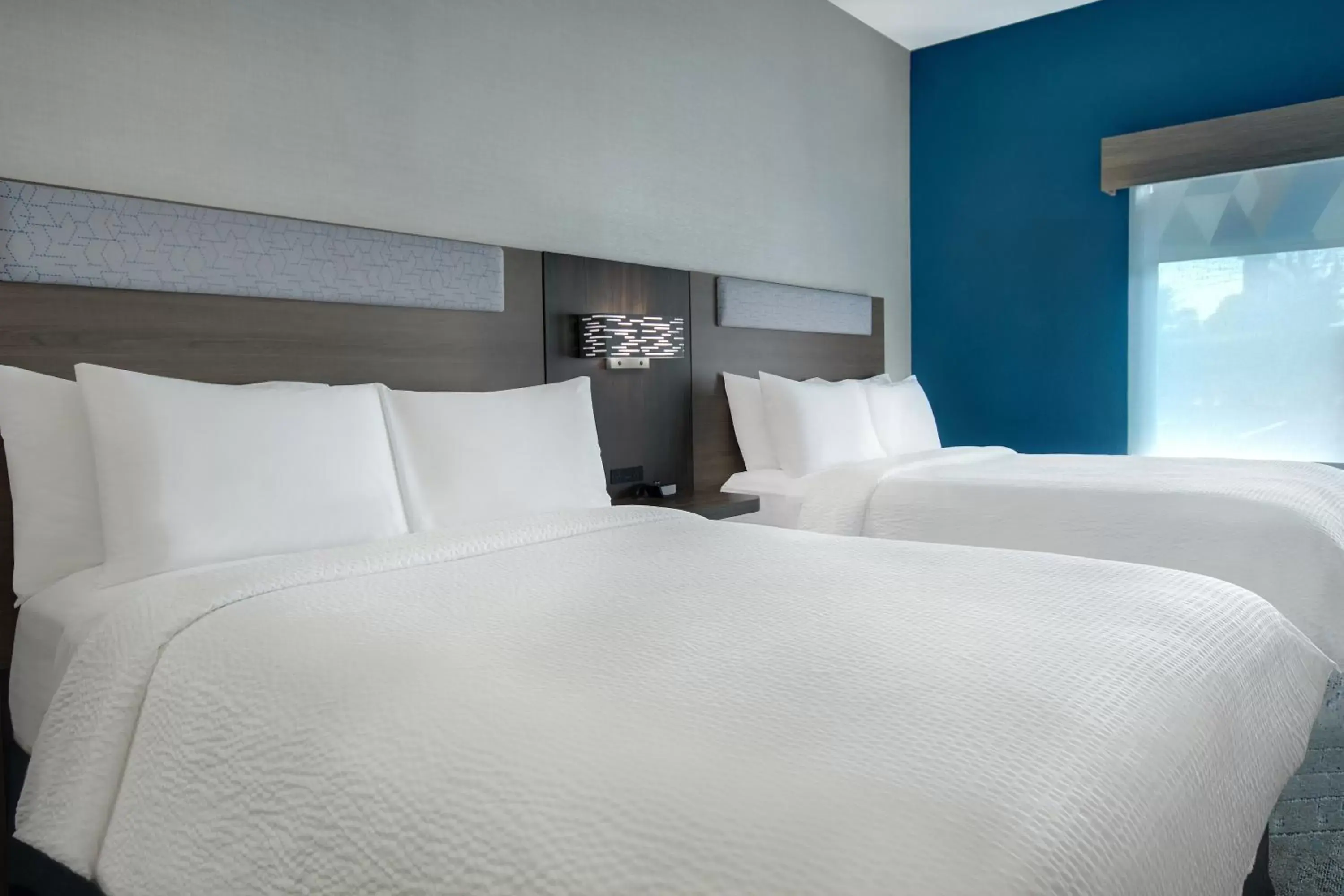 Bed in Holiday Inn Express Marietta - Atlanta Northwest, an IHG Hotel