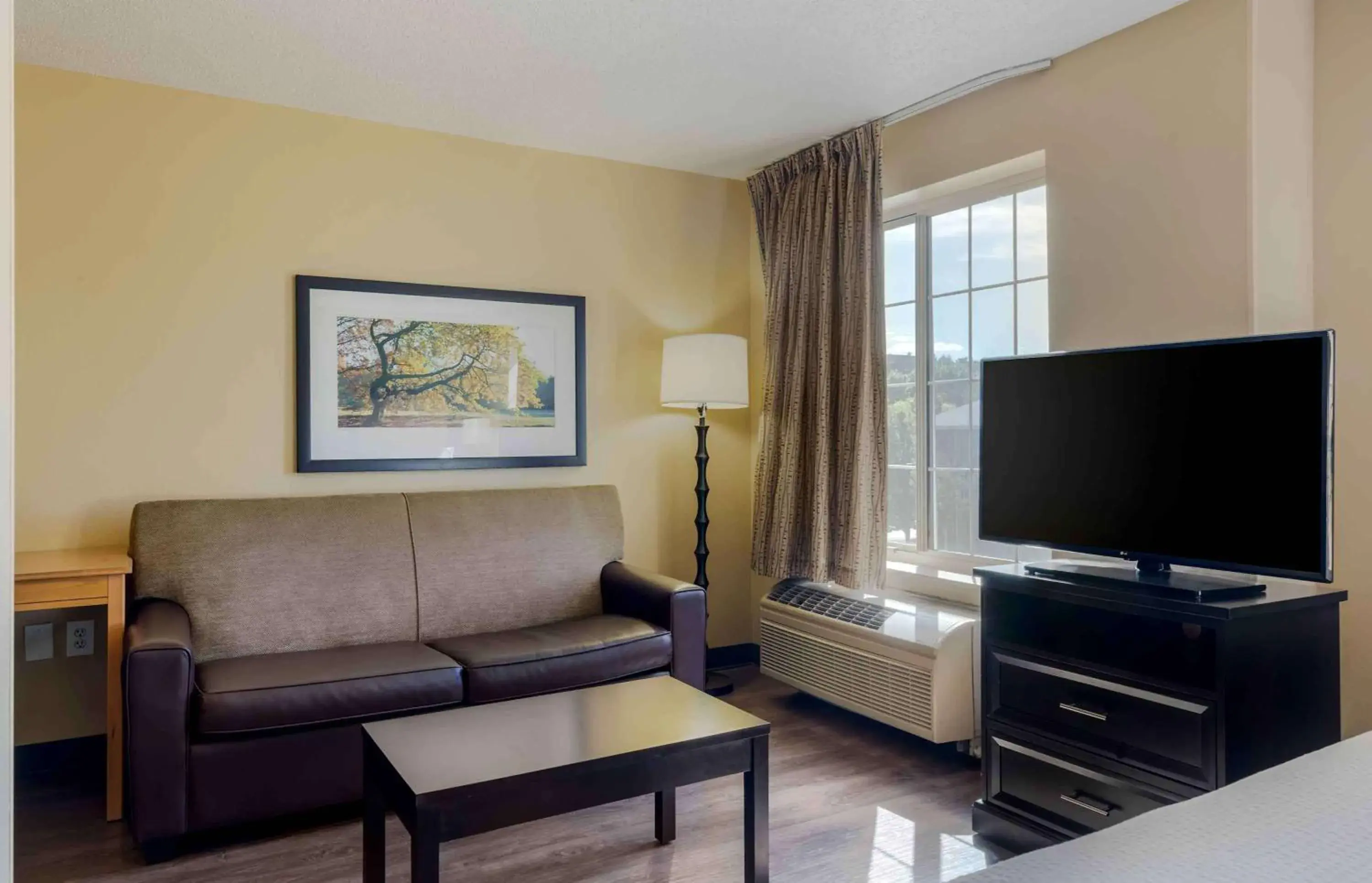 Bedroom, TV/Entertainment Center in Extended Stay America Suites - Boston - Waltham - 52 4th Ave