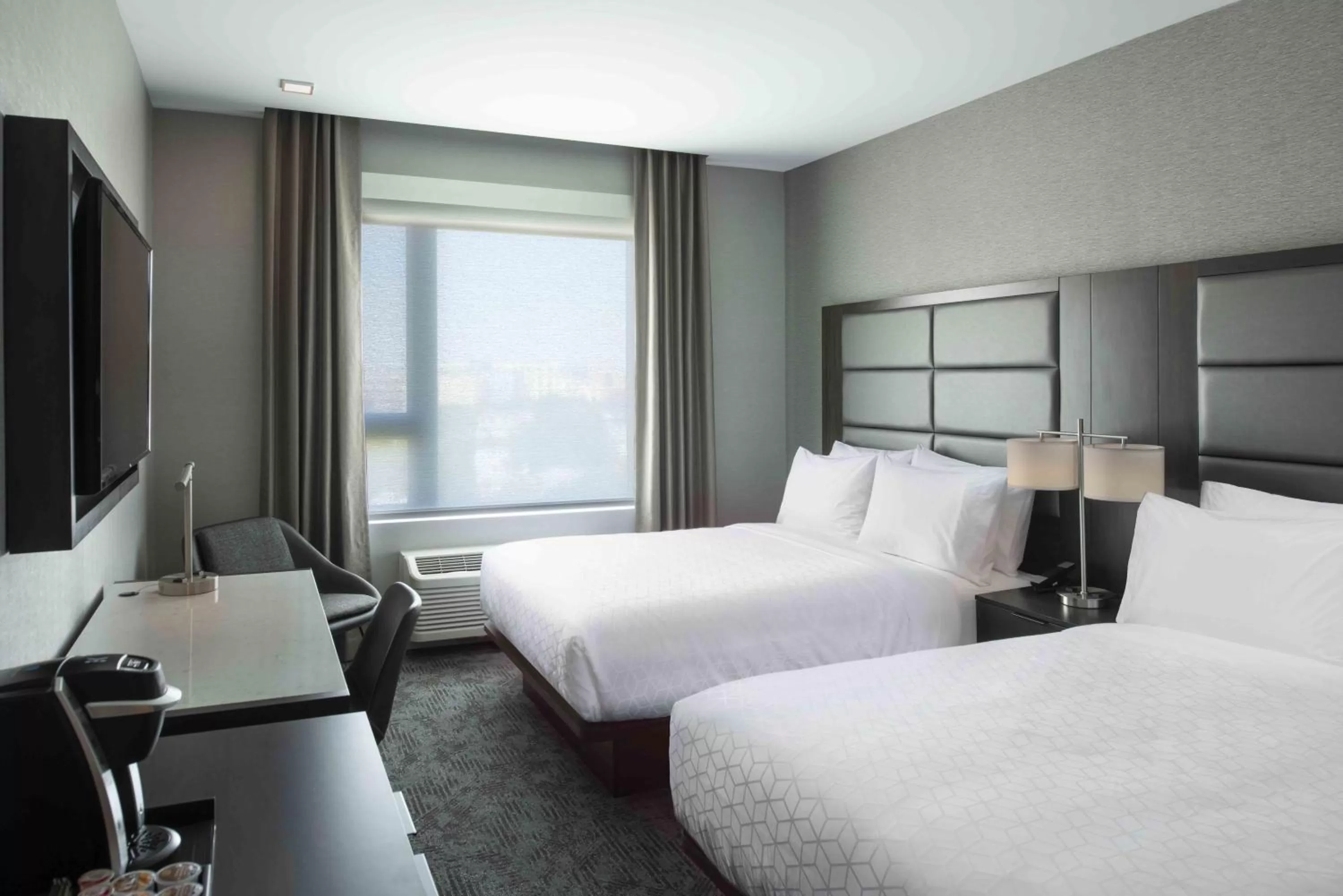 Bedroom, Bed in Holiday Inn Express - Boston Logan Airport - Revere by IHG