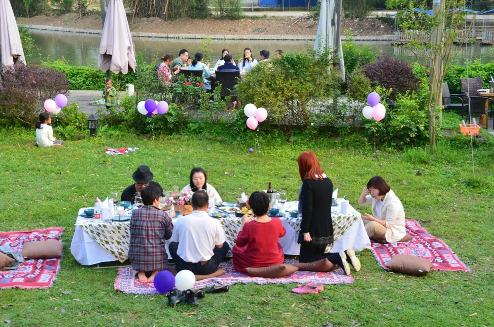 BBQ facilities, Family in Yangshuo Moondance Hotel