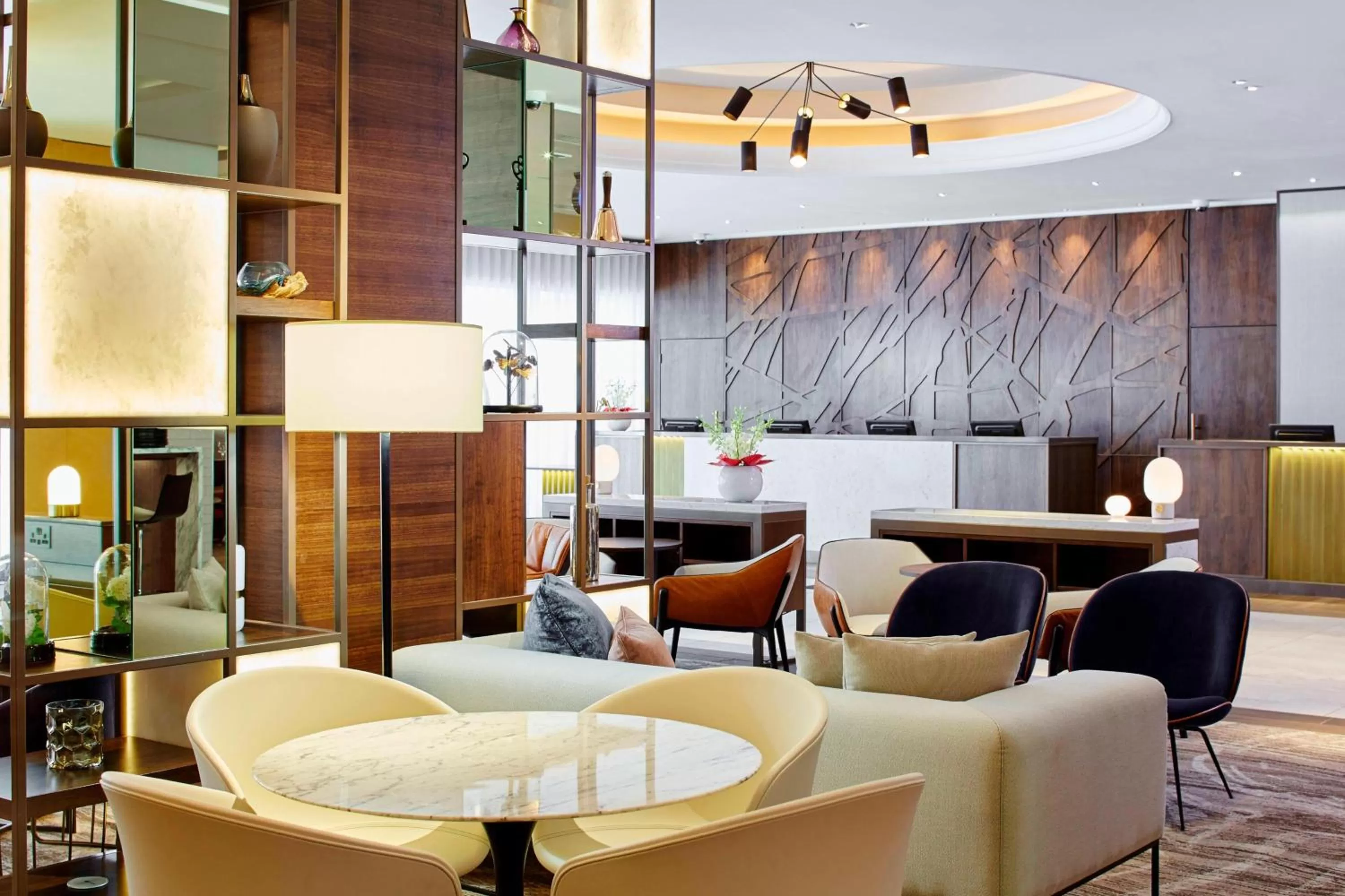 Lobby or reception in London Marriott Hotel Regents Park
