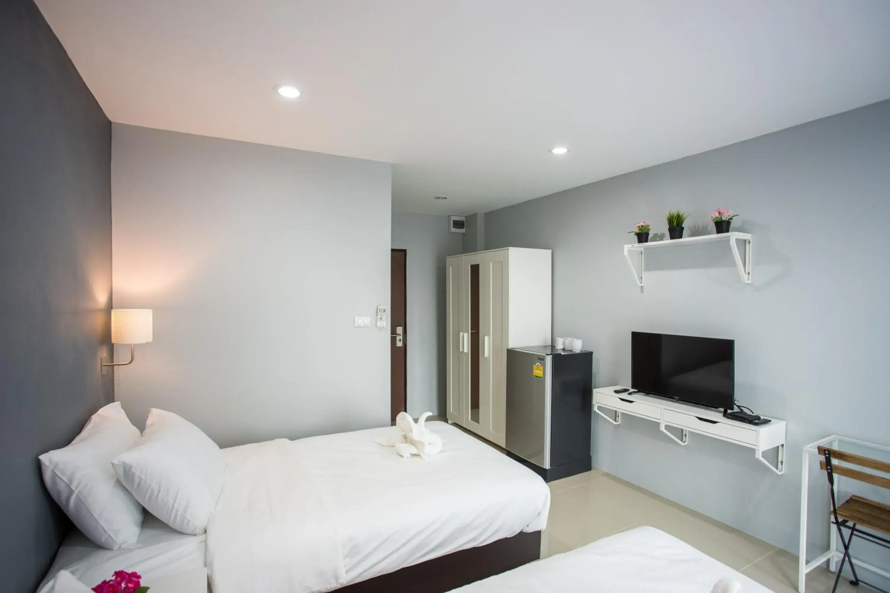 Bed in Twentynine KV Apartel
