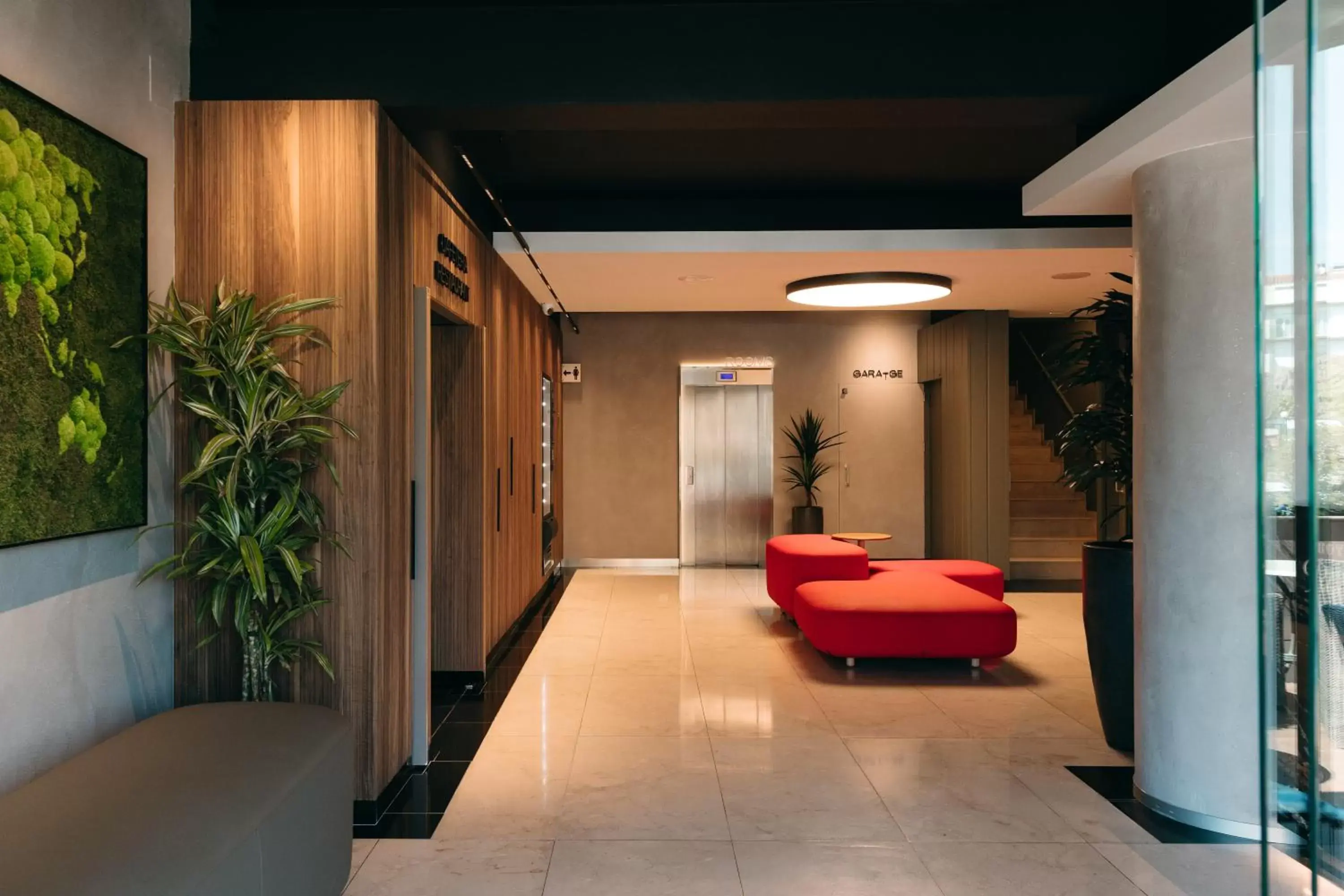 Lobby/Reception in Ibis Styles Figueres Ronda