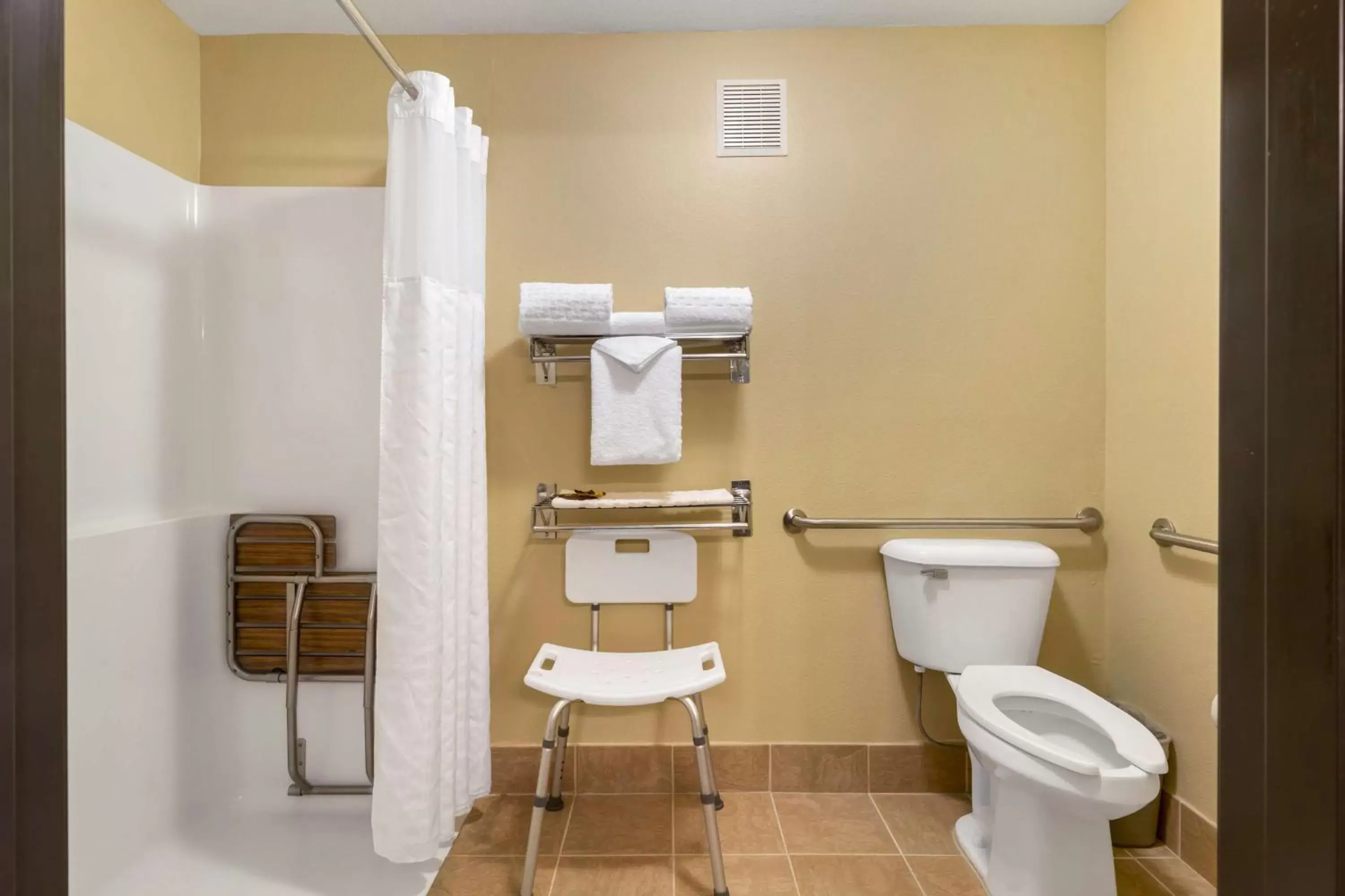 Bathroom in Best Western Plus Columbia River Inn