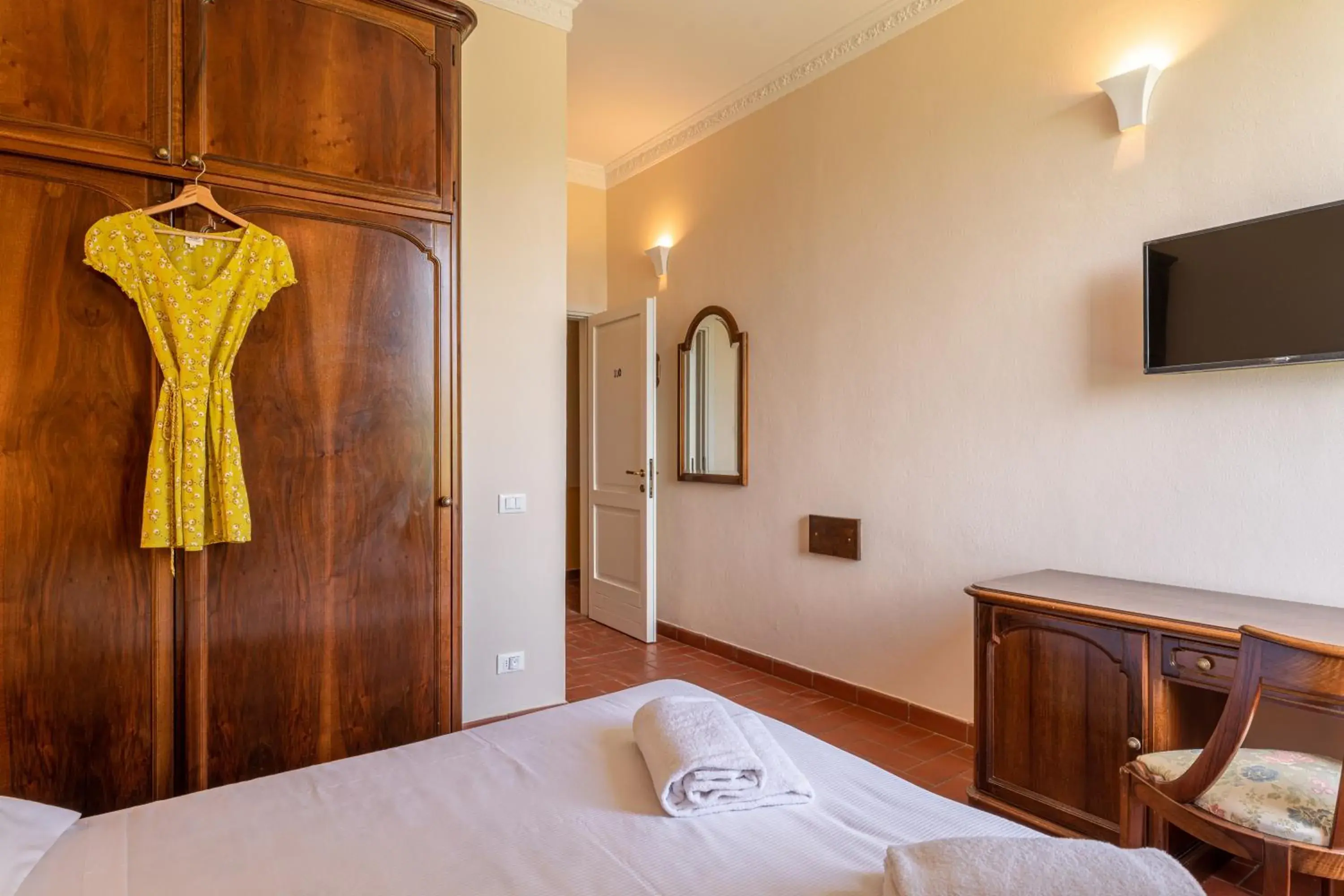 Bedroom, Bed in Hotel Villa San Michele