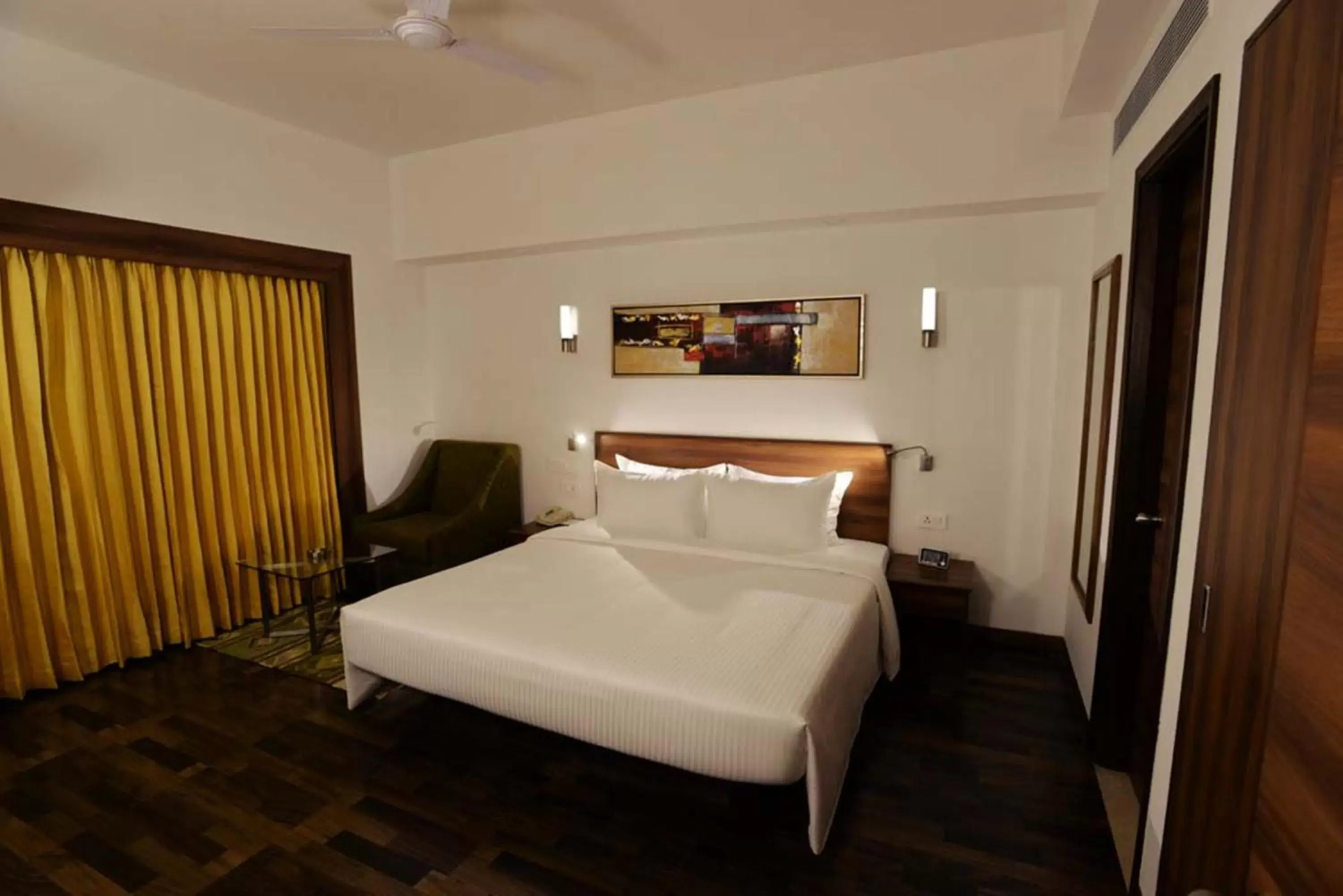 Bedroom, Bed in Lemon Tree Hotel Coimbatore