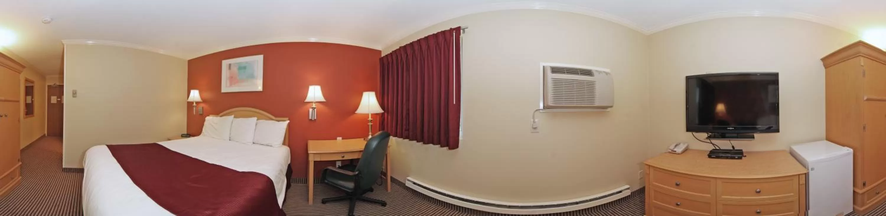 Photo of the whole room, Bed in Valley Inn Shakopee
