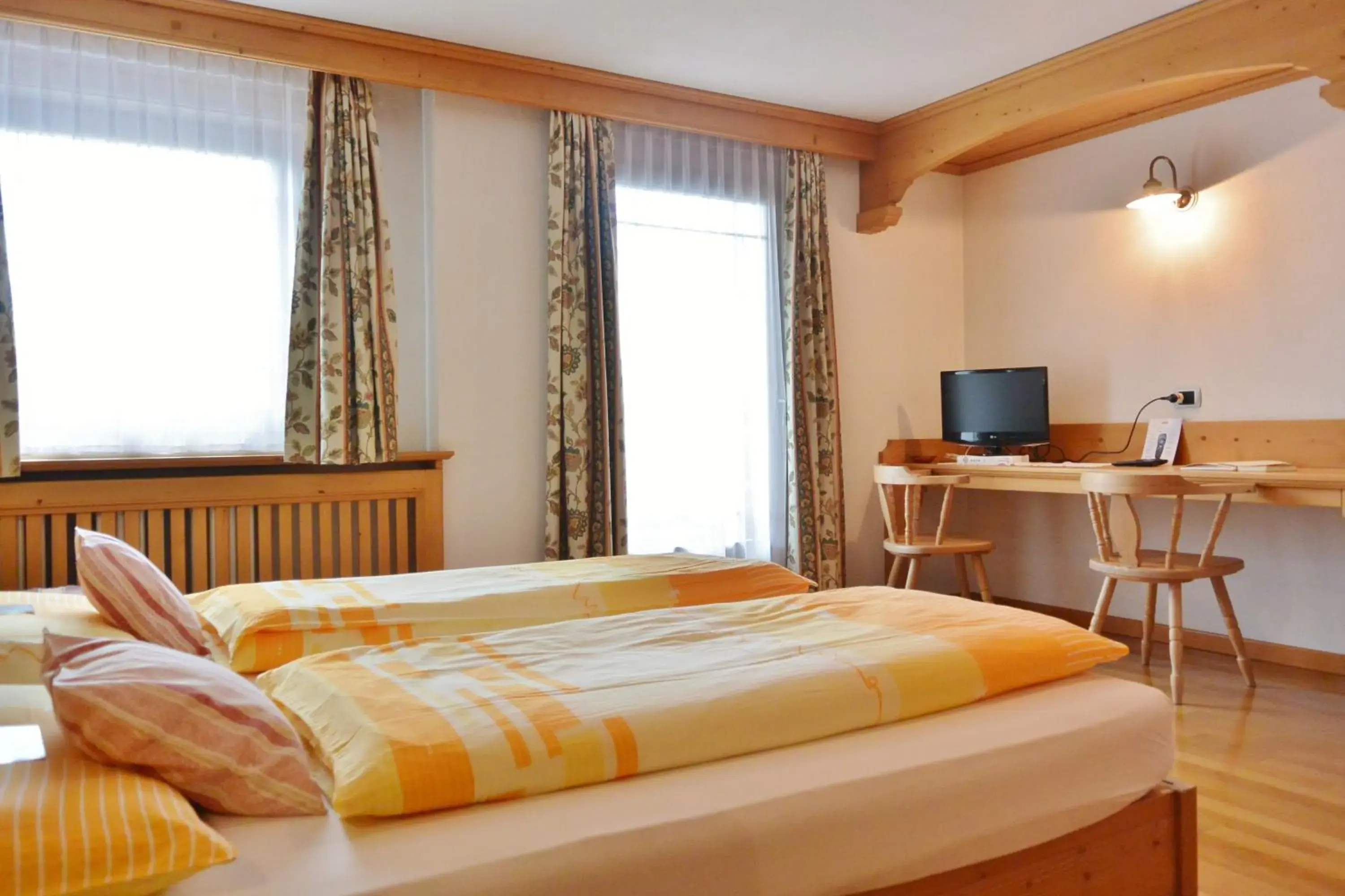 Bed, Room Photo in Hotel Garnì al Plan