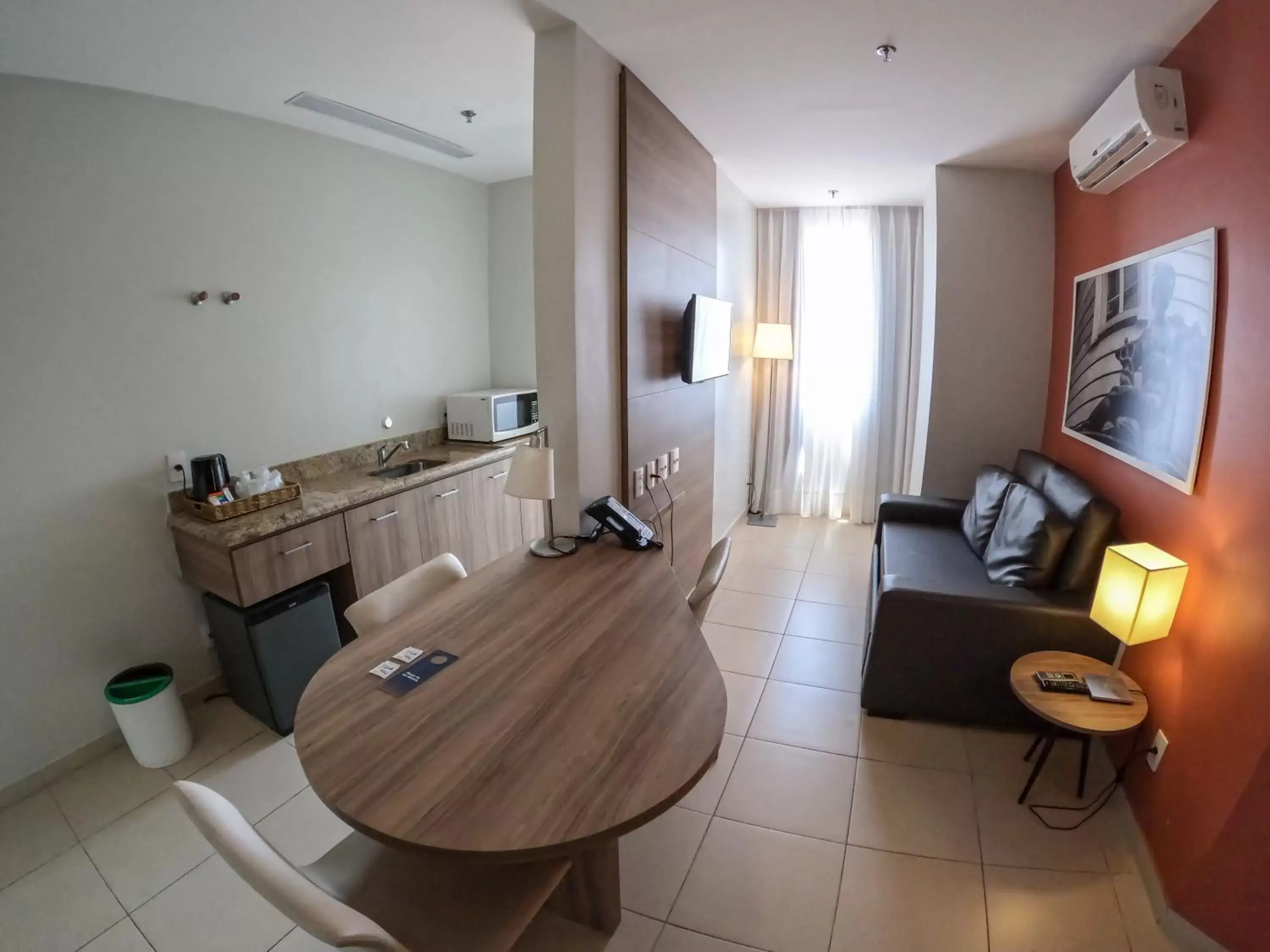 Living room, Dining Area in Comfort Hotel Santos