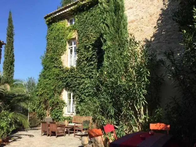 Patio in Les Aiguières en Provence