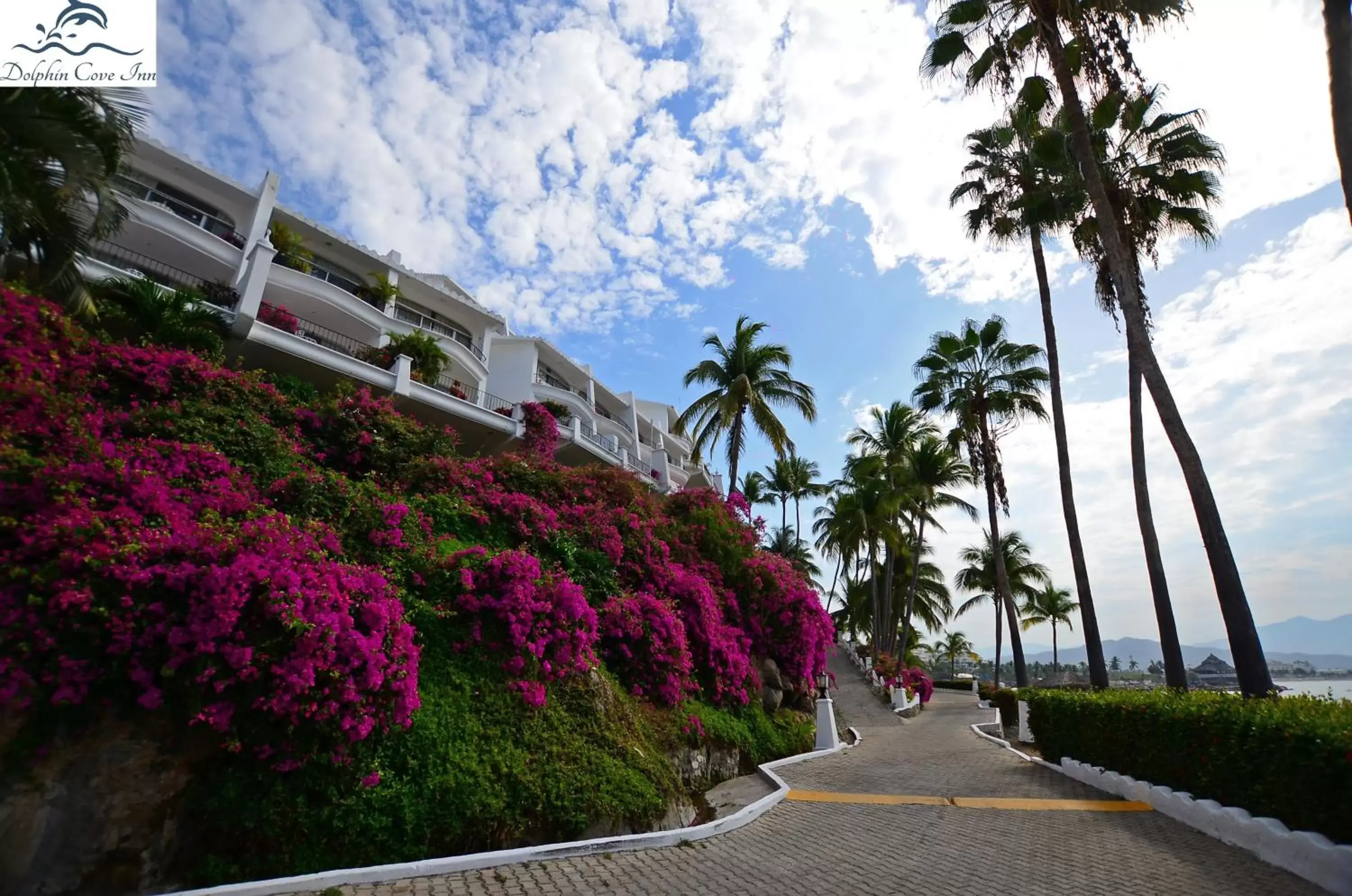 Property Building in Departamento familiar con vista al mar