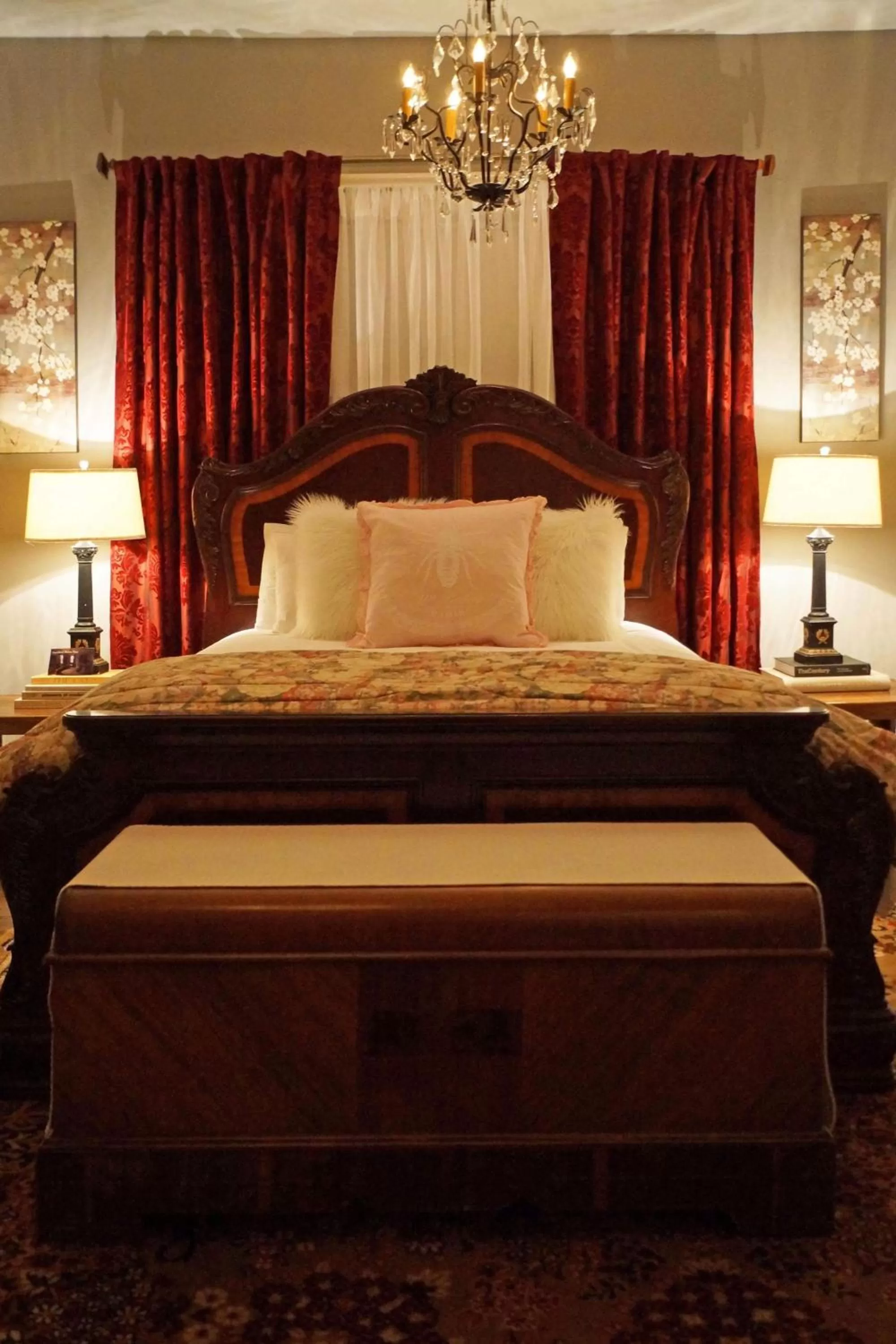 Bed in Gardner Farm Inn
