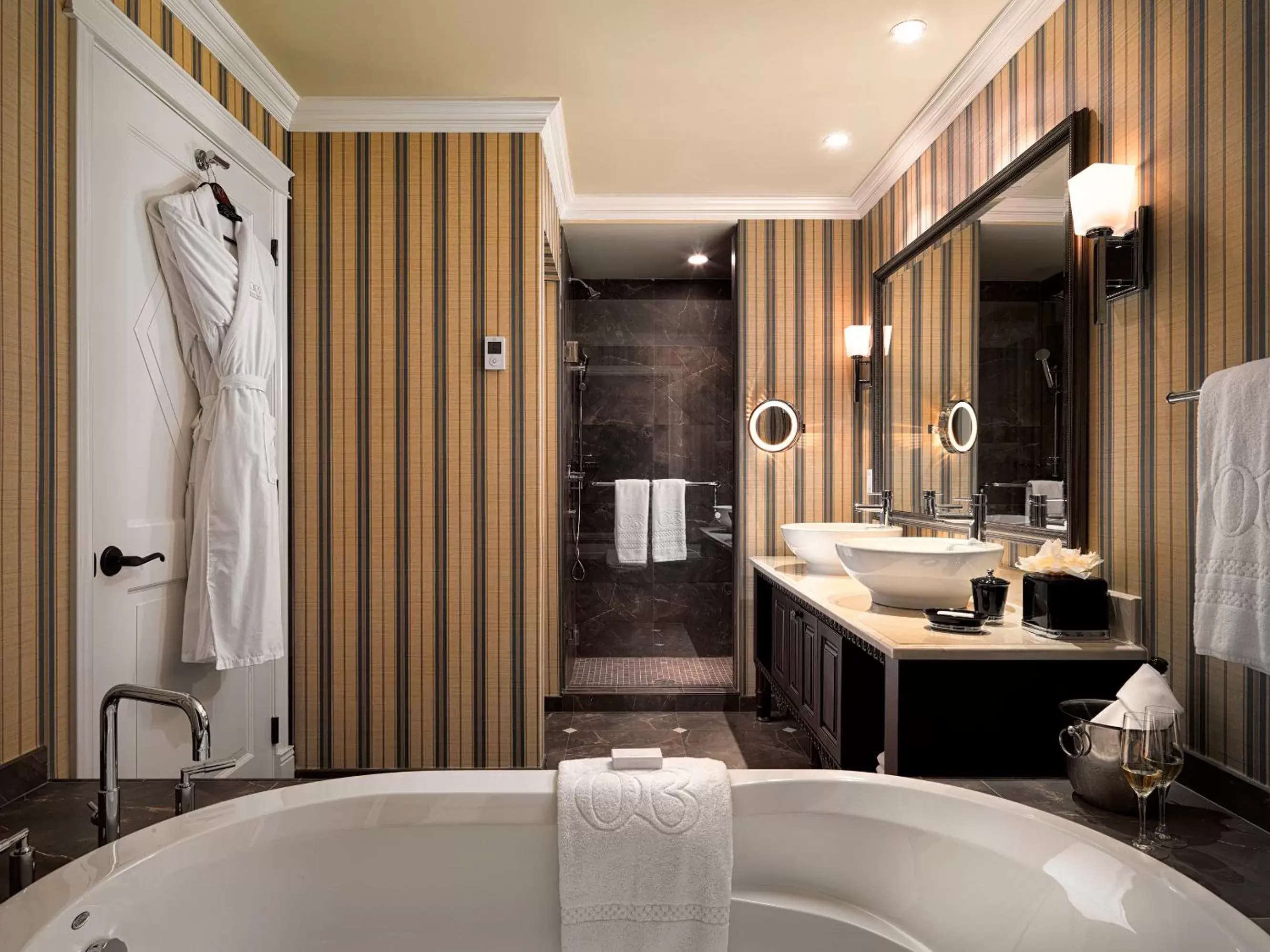 Shower, Bathroom in Oak Bay Beach Hotel