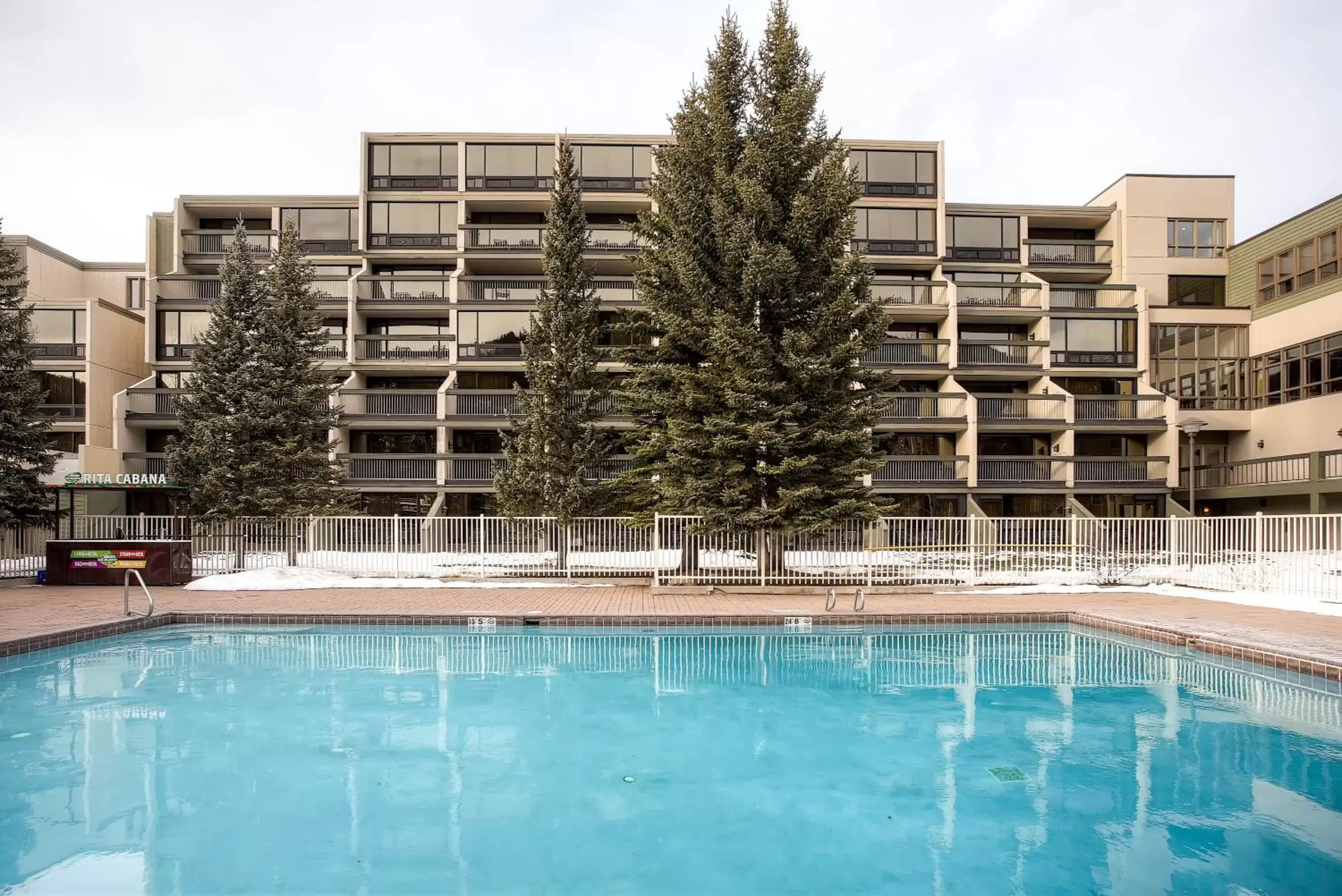 Swimming pool, Property Building in The Keystone Lodge and Spa by Keystone Resort