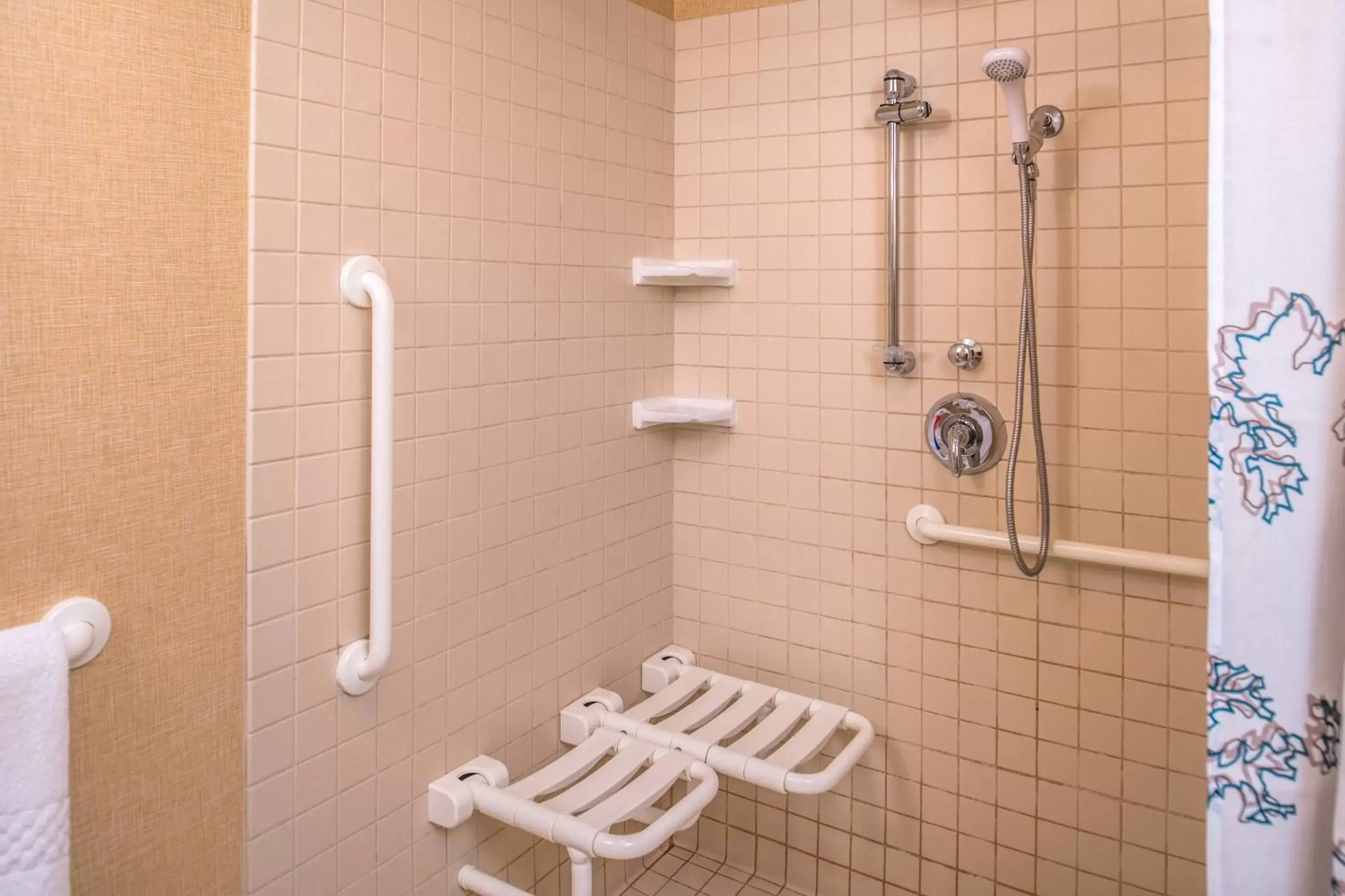 Bathroom in Residence Inn Pittsburgh North Shore