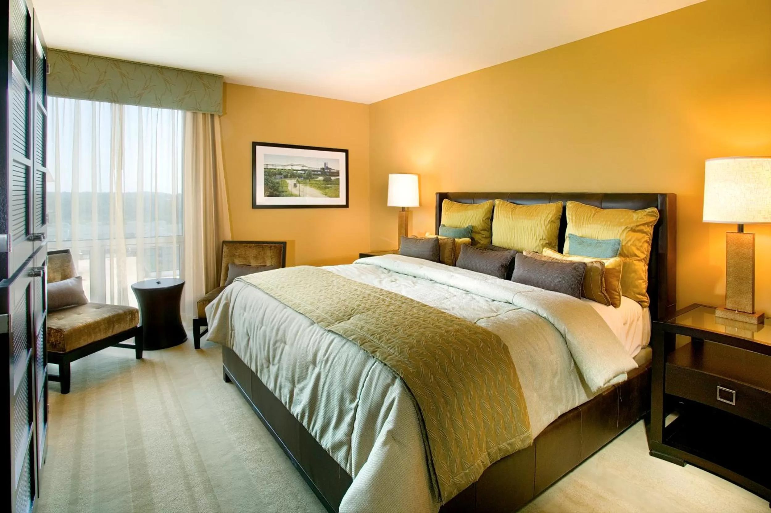 Photo of the whole room, Bed in Heldrich Hotel and Conference Center