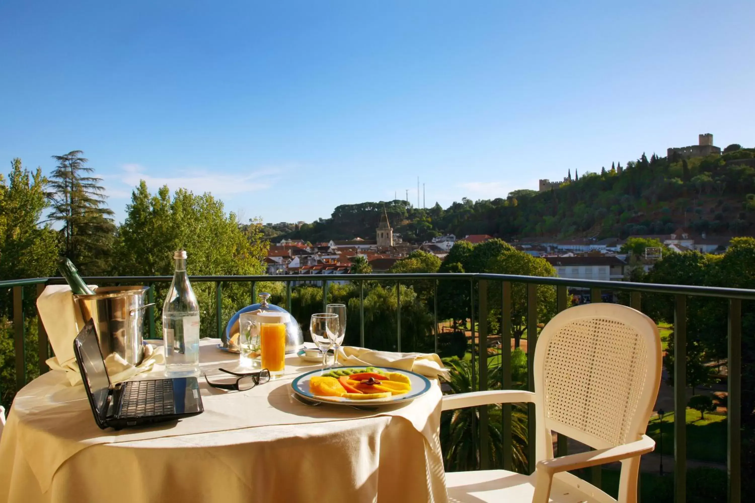 Landmark view, Restaurant/Places to Eat in Hotel Dos Templarios