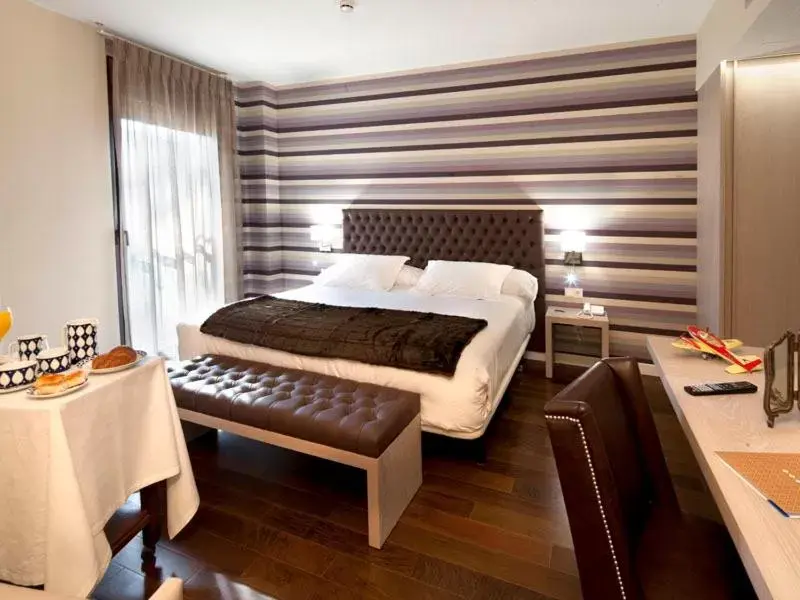 Photo of the whole room, Bed in Hotel Spa Ciudad de Astorga By PortBlue Boutique