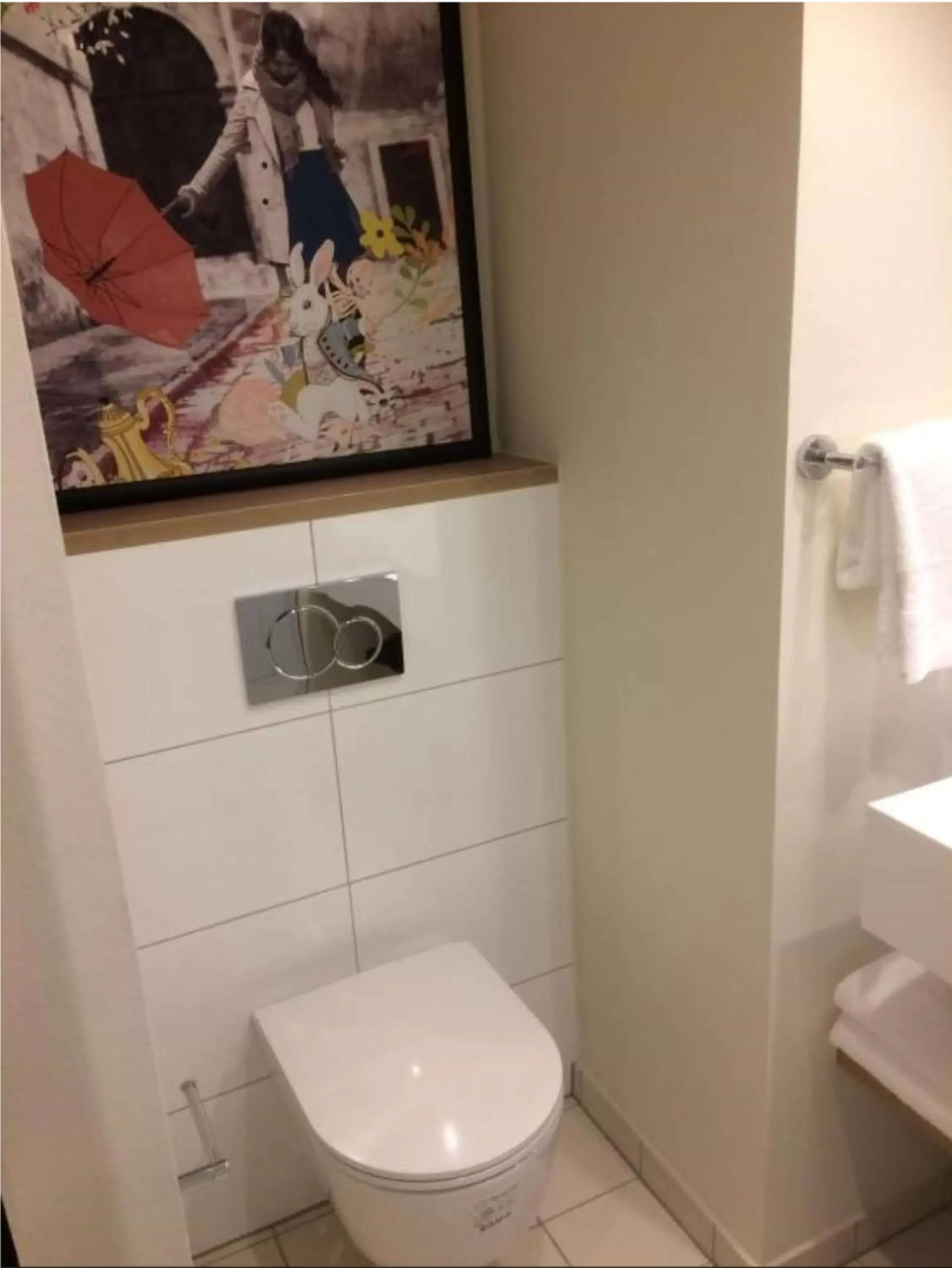 Bathroom in Hampton By Hilton Kaiserslautern