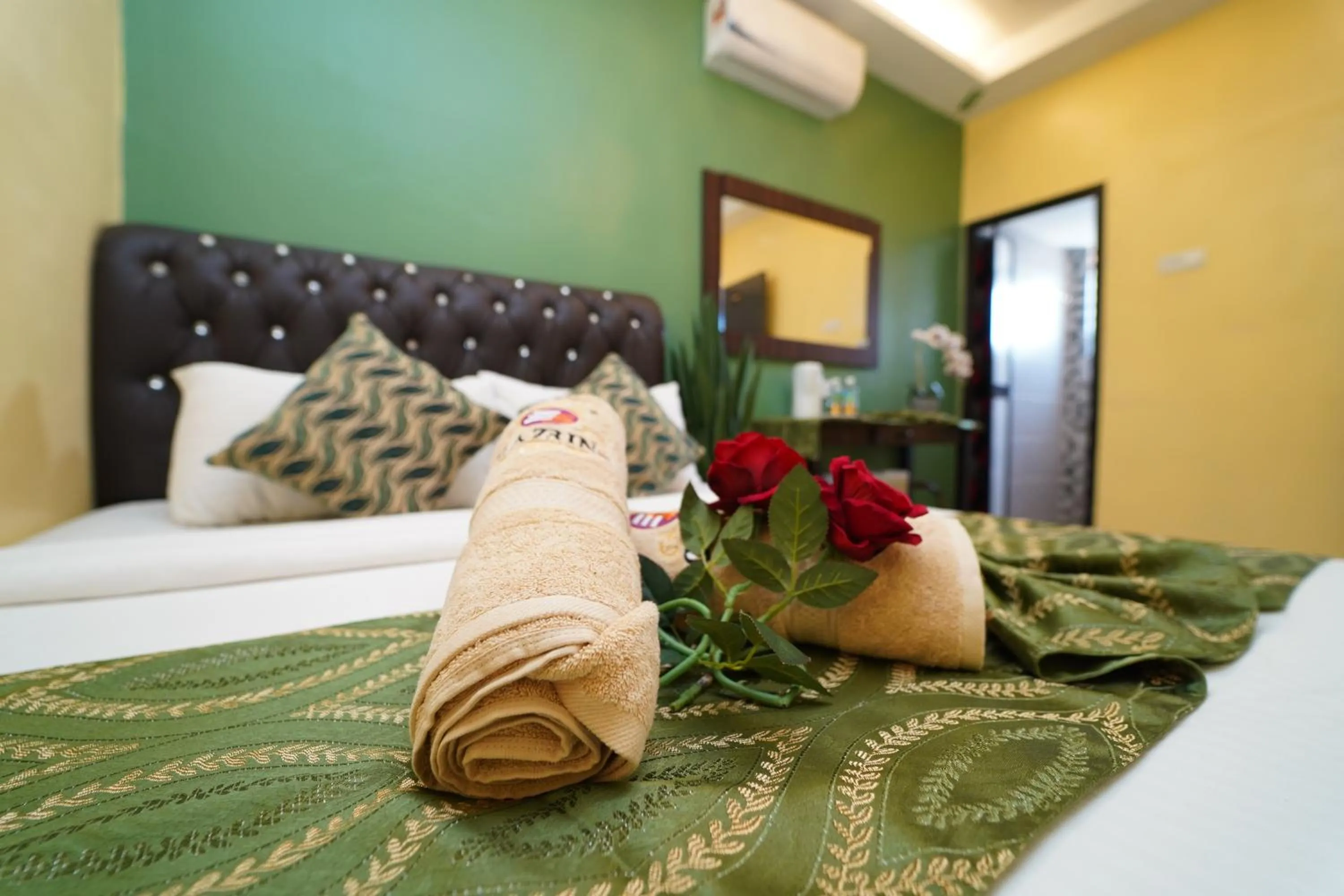 Bed in Ghazrin's Classic Hotel JB